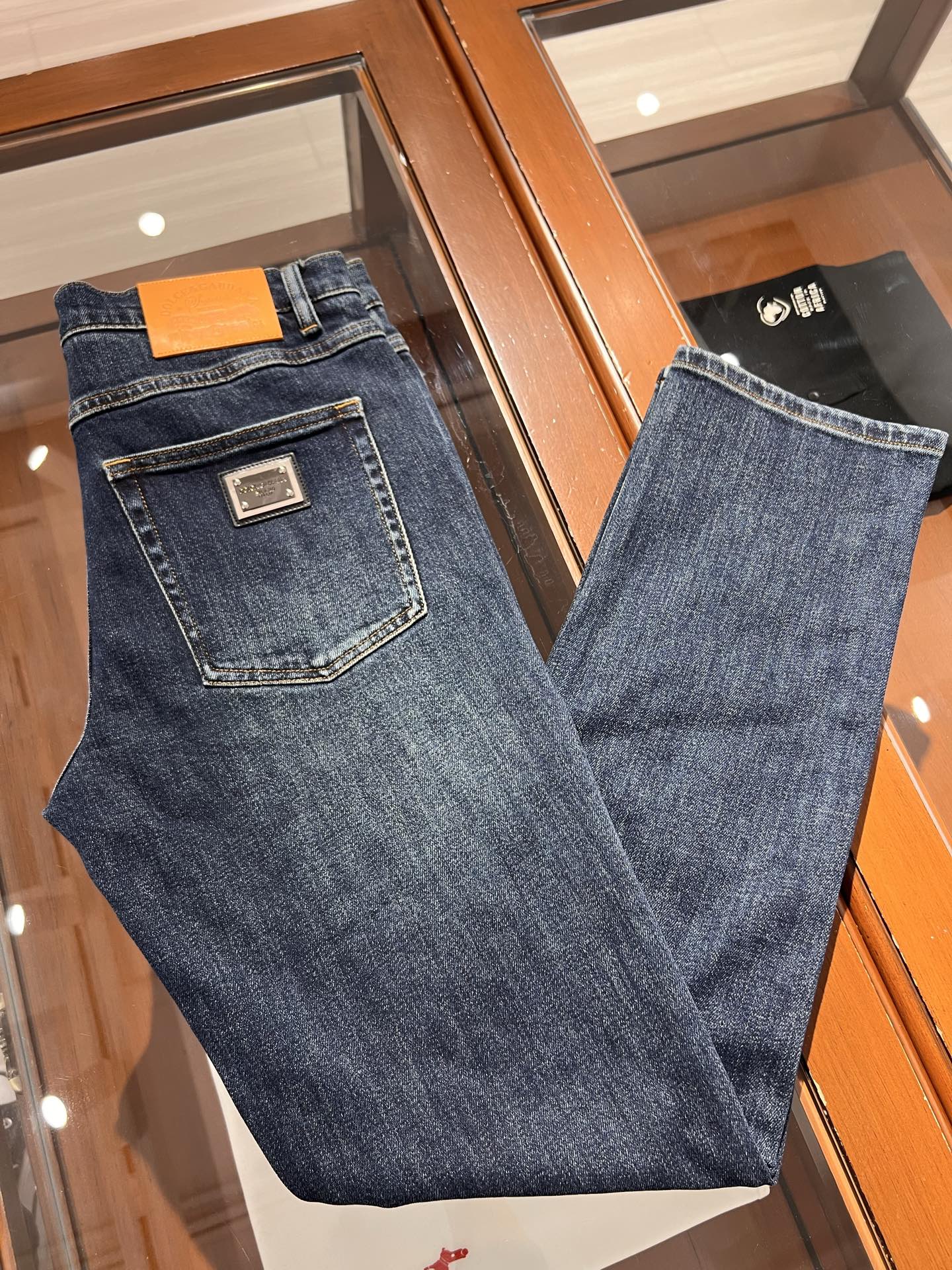 🆕新款！金典百搭简约面料透气舒适弹力小直筒牛仔裤，码数 30 31 32 33 34 36 38