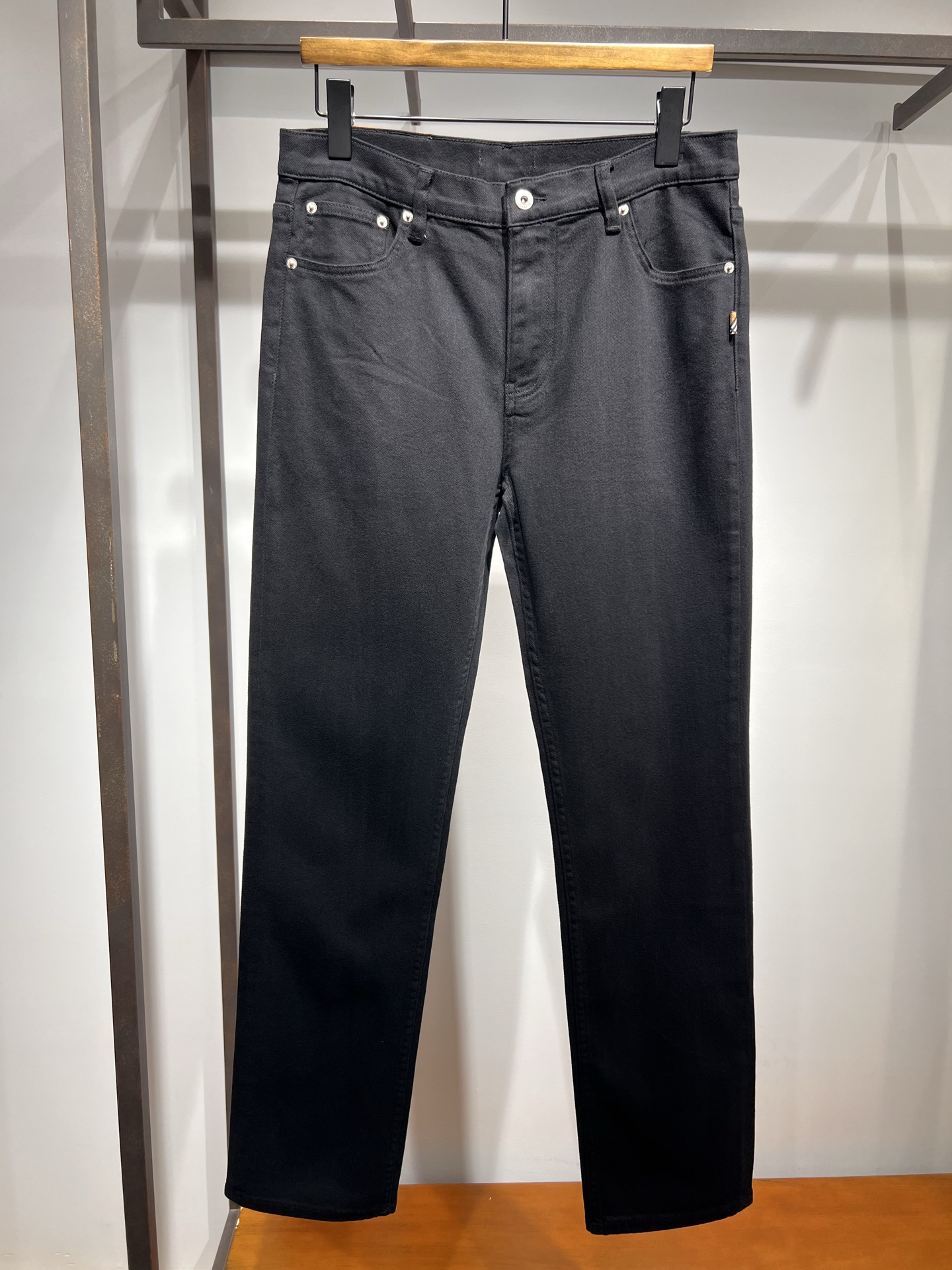 🆕新款！黑色百搭简约面料透气舒适弹力小直筒牛仔裤，码数 30 31 32 33 34 36 38