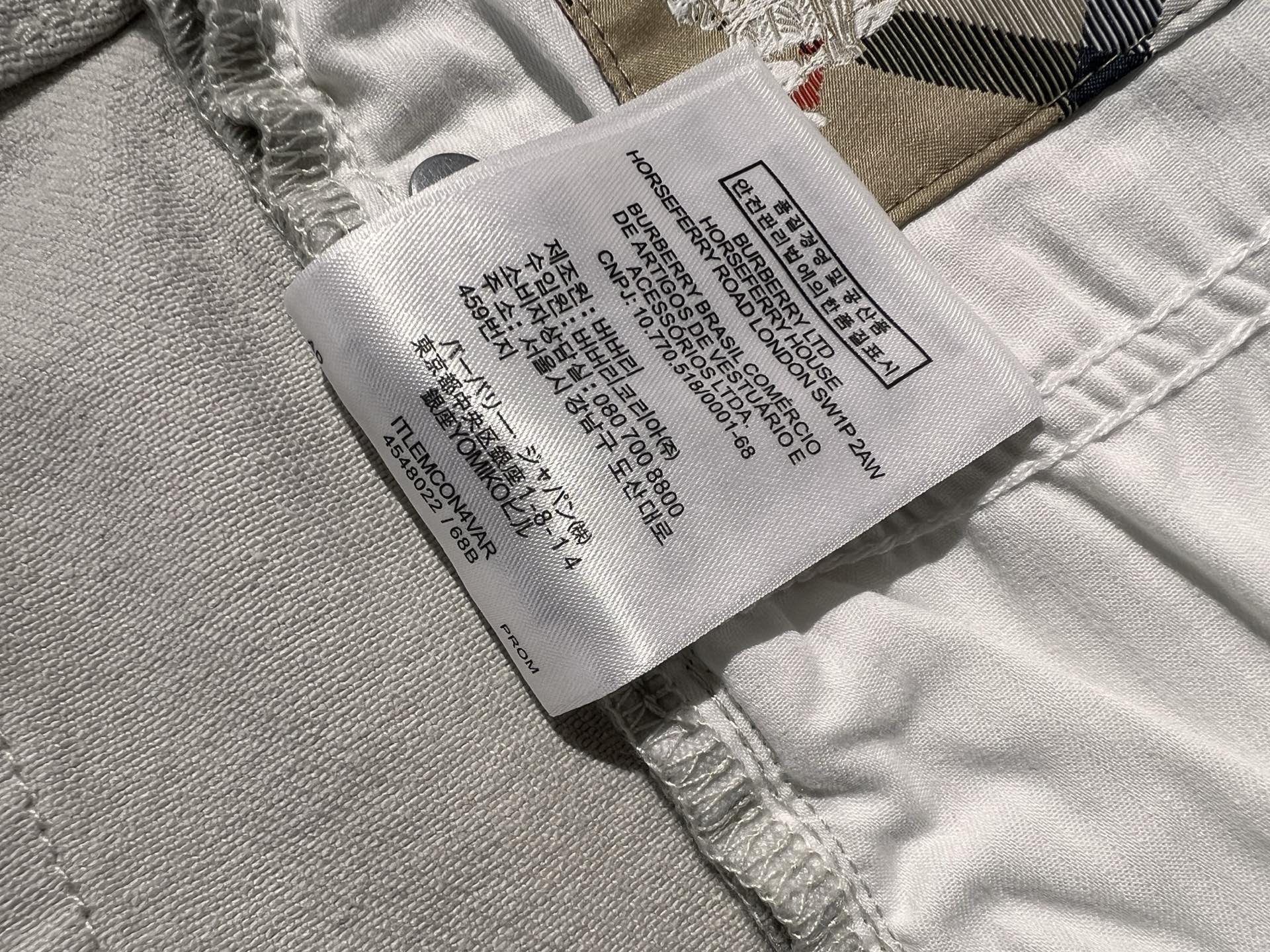 🆕新款！白灰色，百搭简约面料透气舒适弹力小直筒牛仔裤，码数 30 31 32 33 34 36 38