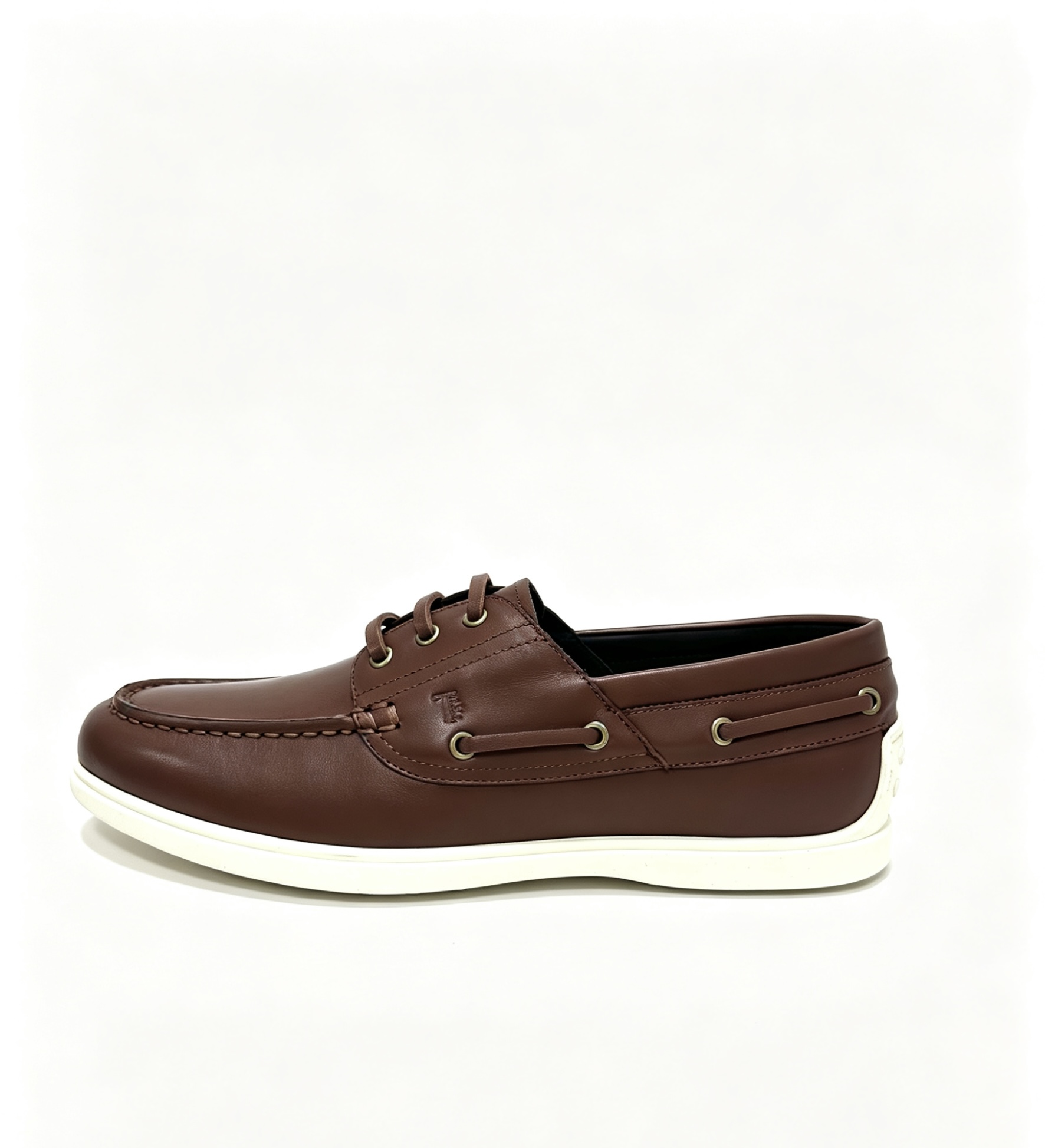 NO:850776,TODS boat shoes are made of fine calfskin, with a breathable water-dyed cowhide lining, embellished with a special braided bow, hand-stitched, decorated with a T letter pattern, and a rubber sole embellished with special three-dimensional details for a comfortable foot feel. It interprets craftsmanship with elegant and refined urban taste. It has exquisite workmanship, smooth and comfortable rubber sole, casual and versatile, and is an evergreen shoe cabinet. Customized sizes 39-45, 38, 46, Tod's,cowhide19860909TODS托德斯本款船鞋以细腻小牛皮制成,精选透气水染牛皮内里,点缀特别的编织蝴蝶结,手工缝制,饰以T字母图案,橡胶鞋底点缀特别的立体感细节,脚感舒适.以优雅精致的都市品位,诠释匠心工艺.做工精致,橡胶鞋底平稳舒适,休闲百搭,是鞋柜常青款.码数39-45,38,46订做,,Tod's,cowhide,Men's shoes