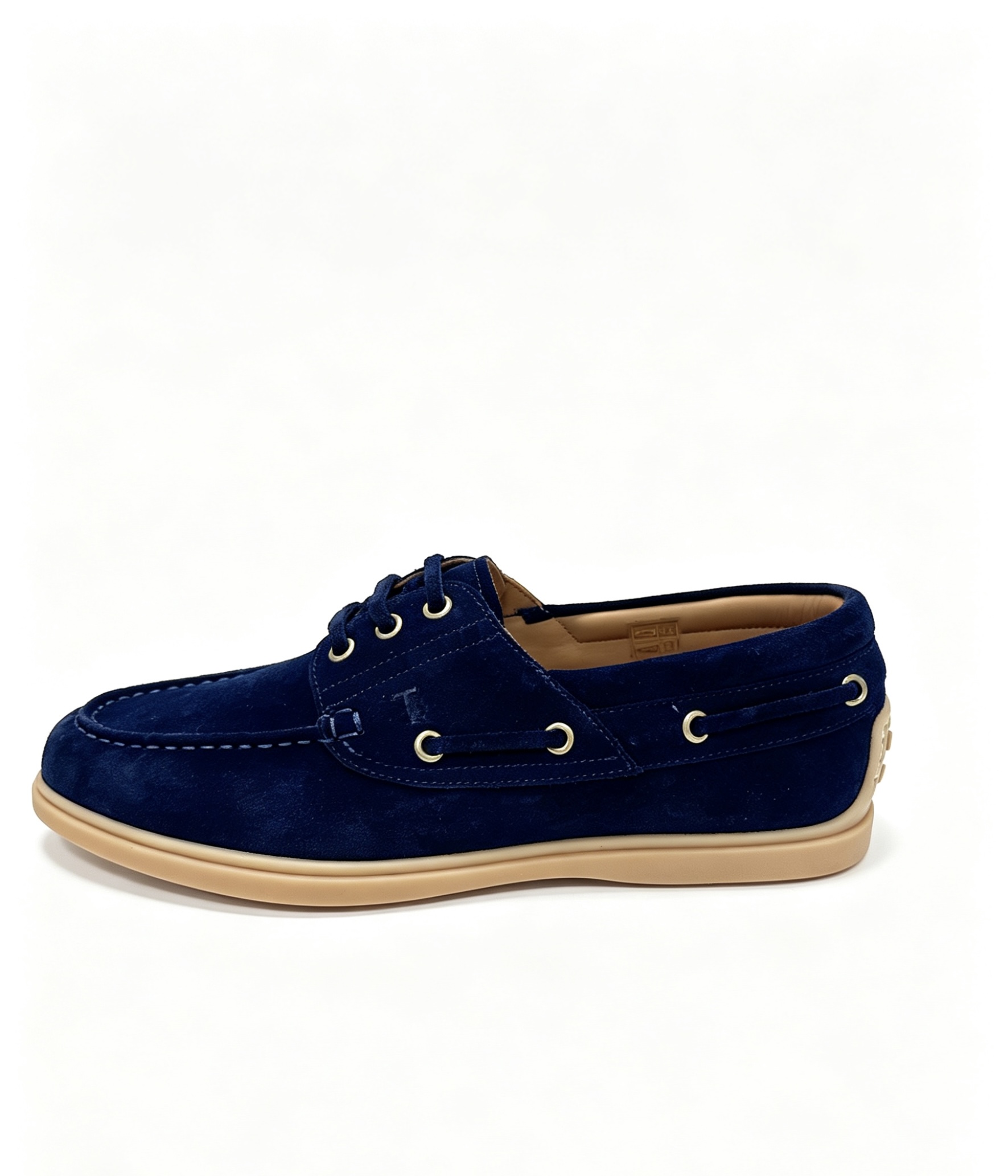 NO:888012,TODS boat shoes are made of fine calfskin, with a breathable water-dyed cowhide lining, embellished with a special braided bow, hand-stitched, decorated with a T letter pattern, and a rubber sole embellished with special three-dimensional details for a comfortable foot feel. It interprets craftsmanship with elegant and refined urban taste. It has exquisite workmanship, smooth and comfortable rubber sole, casual and versatile, and is an evergreen shoe cabinet. Customized sizes 39-45, 38, 46, Tod's,cowhide19860909TODS托德斯本款船鞋以细腻小牛皮制成,精选透气水染牛皮内里,点缀特别的编织蝴蝶结,手工缝制,饰以T字母图案,橡胶鞋底点缀特别的立体感细节,脚感舒适.以优雅精致的都市品位,诠释匠心工艺.做工精致,橡胶鞋底平稳舒适,休闲百搭,是鞋柜常青款.码数39-45,38,46订做,,Tod's,cowhide,Men's shoes