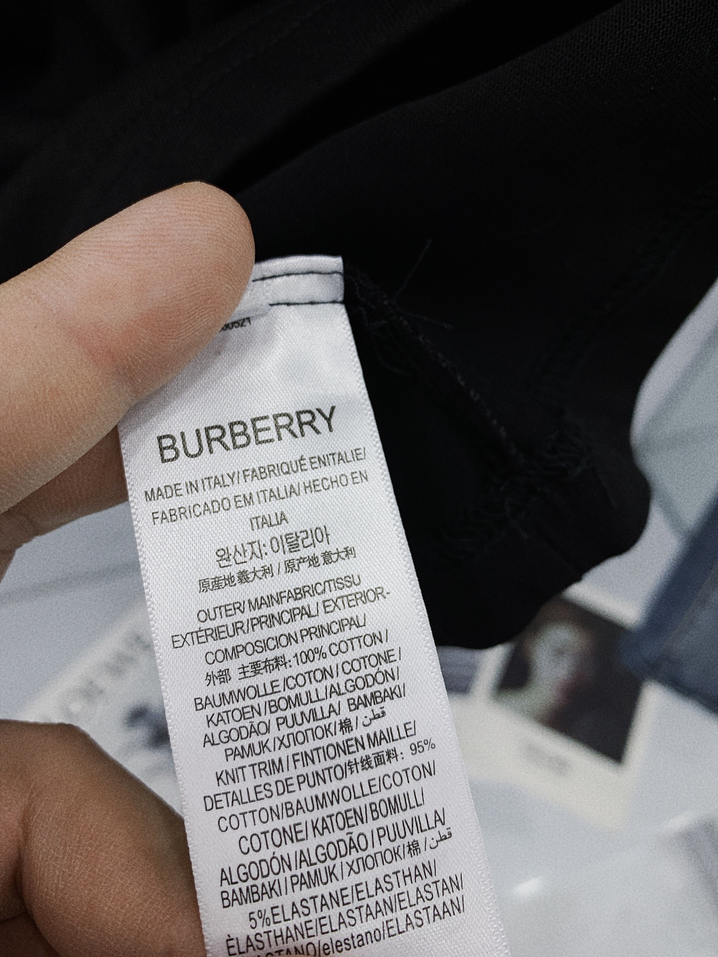 Burberry巴宝莉2024SS春夏新品休闲印花短袖甄选优质高支纯棉打造整体宽松的版型配置胸前字母轮廓