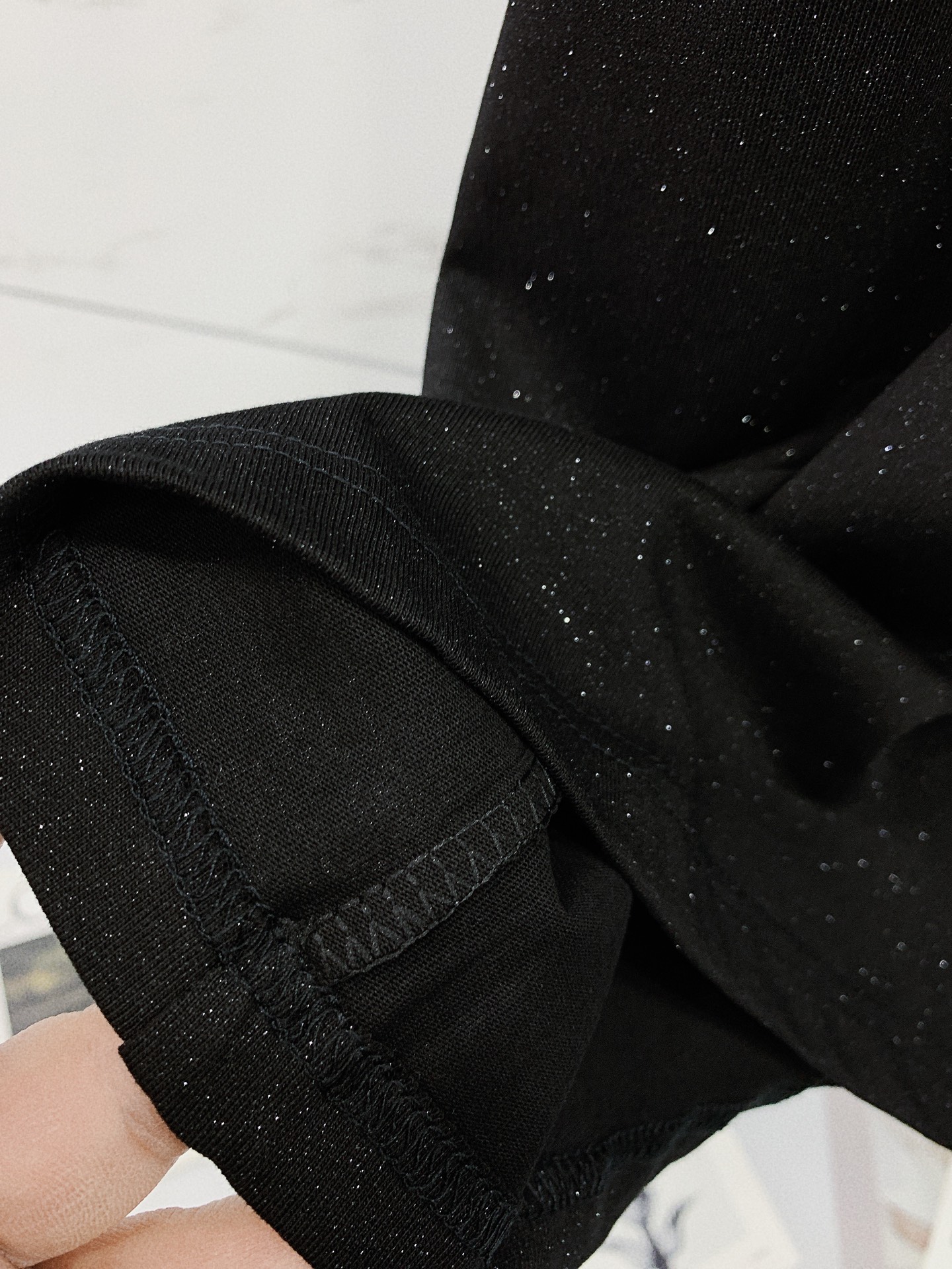 Prada普拉达2024SS春夏新品时尚休闲短袖重磅级尤物单品官网在售系列奢侈一线大牌的御用面料厂织造手