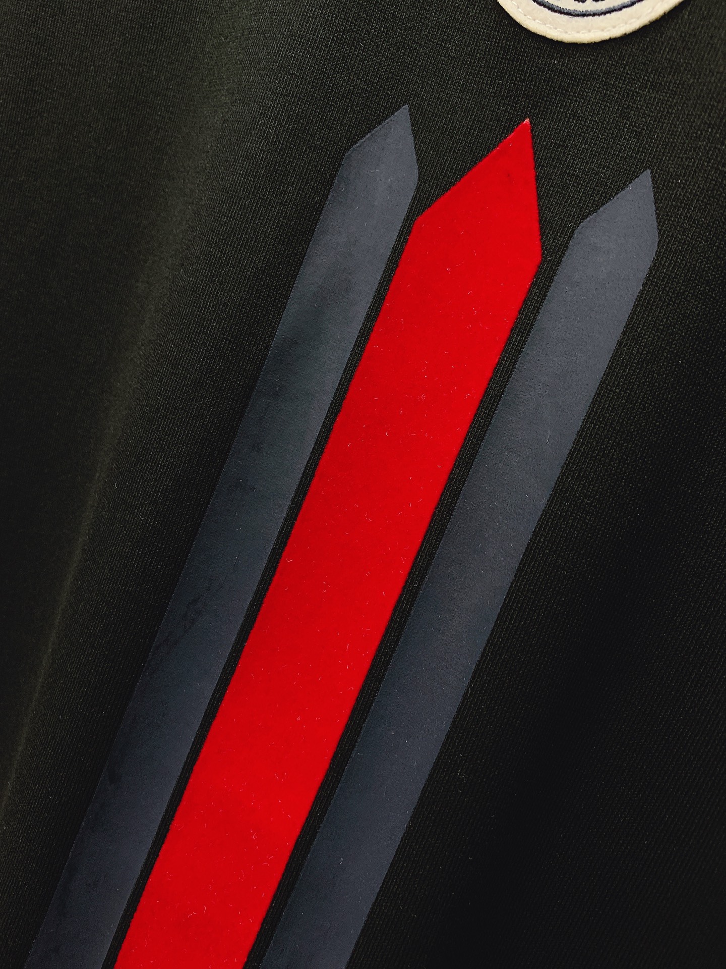 Moncler蒙口2024SS春夏新品时尚休闲短袖重磅级尤物单品官网在售系列奢侈一线大牌的御用面料厂织造