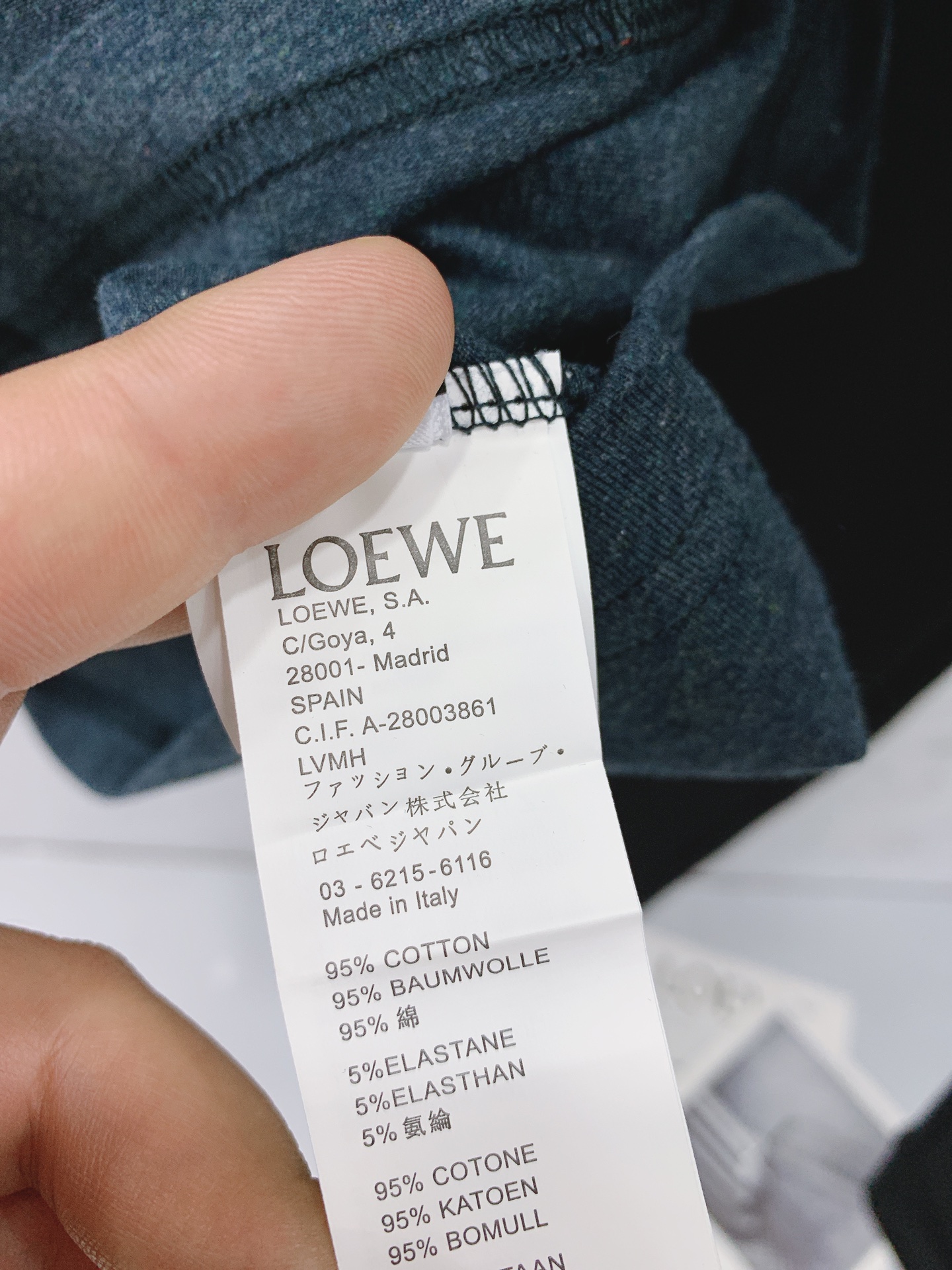 Loewe罗意威2024SS早春新品趣味萝卜精刺绣t恤本季必入款式彰显自由活力简洁的版型超好的弹性无论是