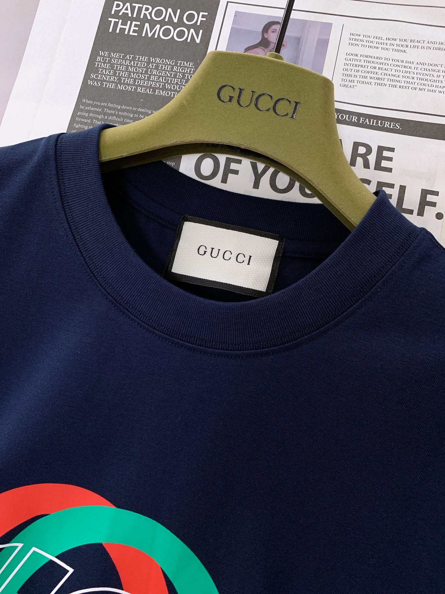 Gucci古驰2024SS春夏新品GG印花圆领短袖T恤以缀饰活力印花的运动单品迎接温暖季节的到来品牌织带