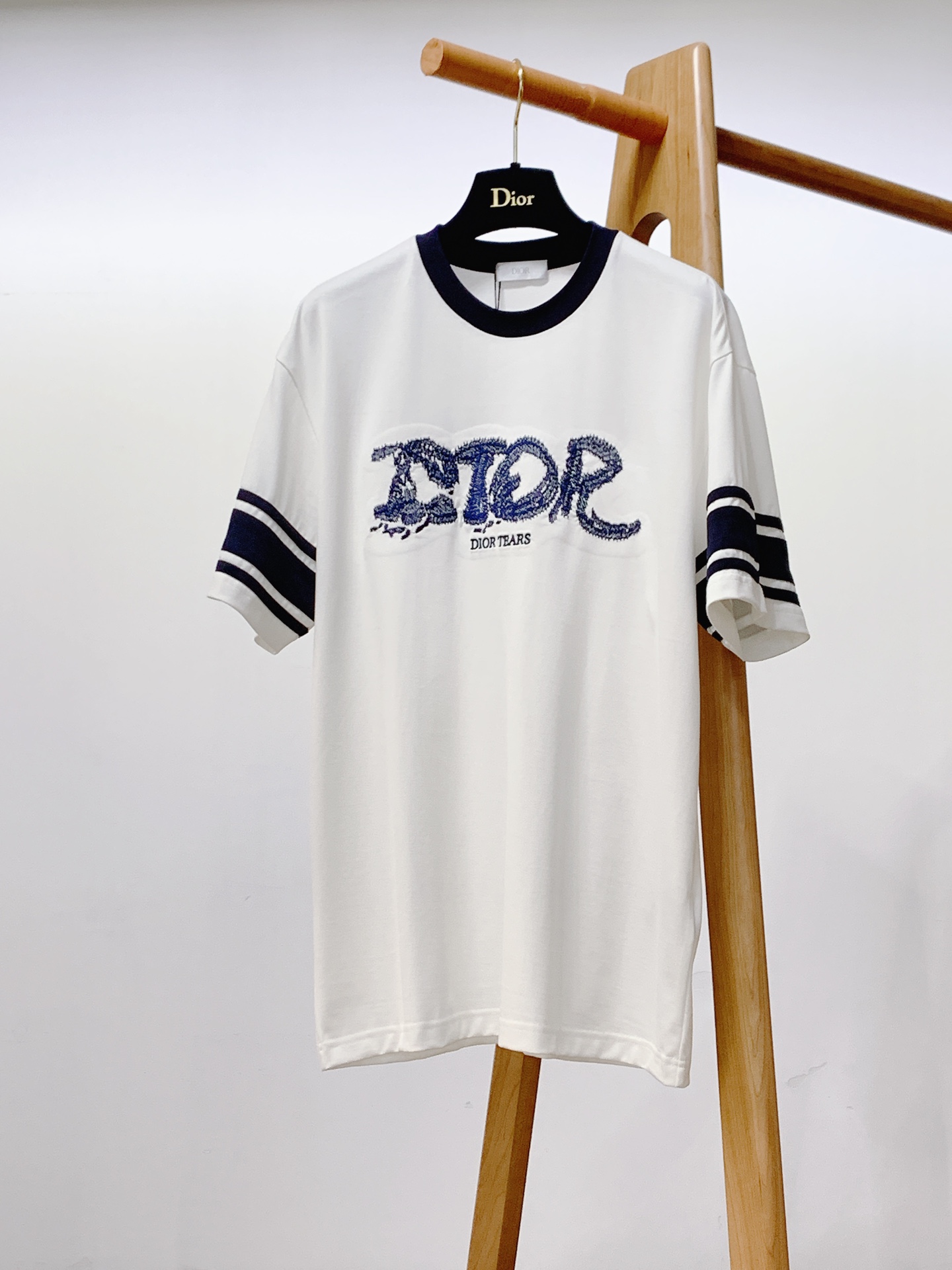 Dior Good
 Clothing T-Shirt Embroidery Spring/Summer Collection Short Sleeve