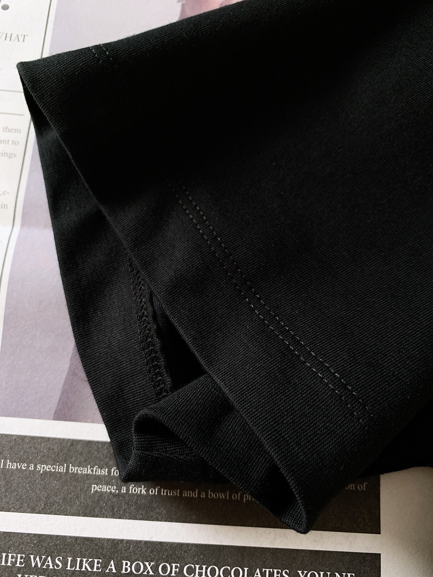 Prada普拉达2024SS春夏新品时尚休闲短袖重磅级尤物单品官网在售系列奢侈一线大牌的御用面料厂织造手