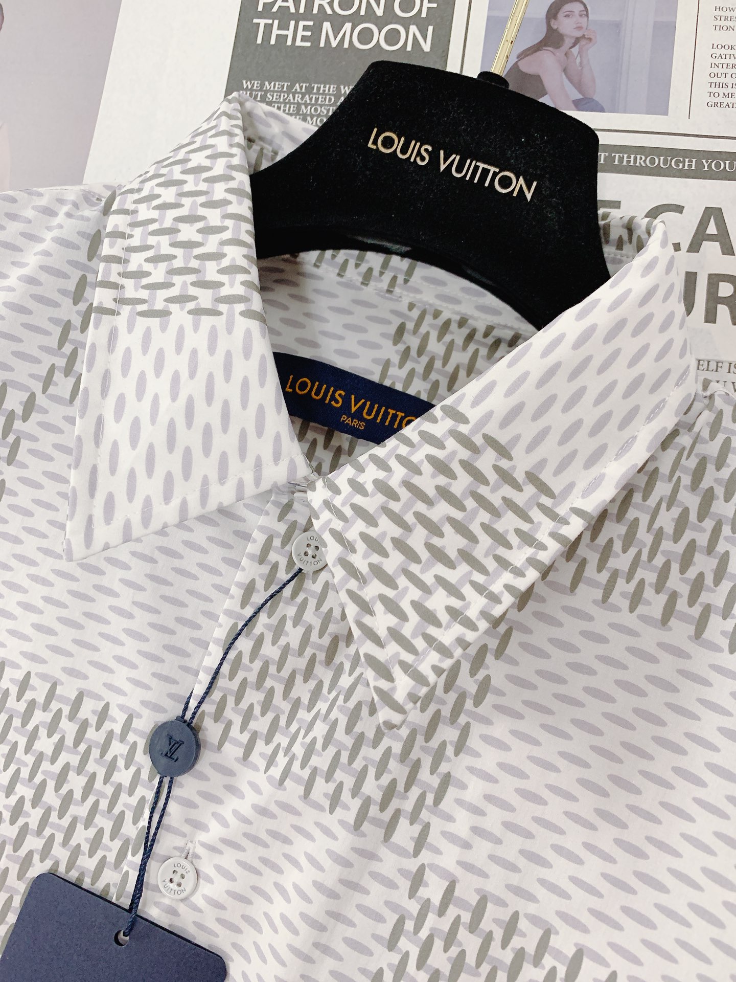 LouisVuitton路易威登2024SS春夏新品棋盘格长袖衬衫描绘放大版damier图案再以2024