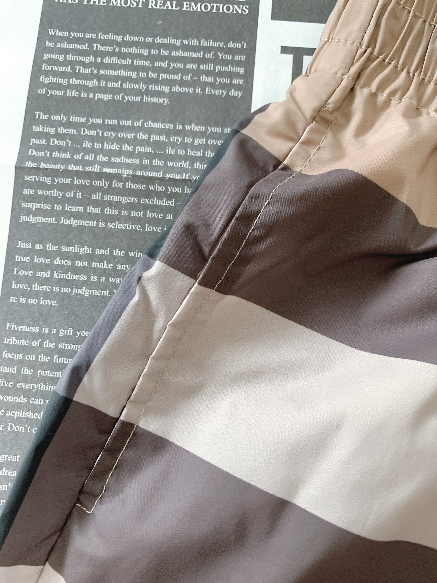 Burberry巴宝莉2024SS春夏新品ꫛꫀꪝGo时尚格纹短裤臻选优质面料打造贴身舒适独特设计进口3D