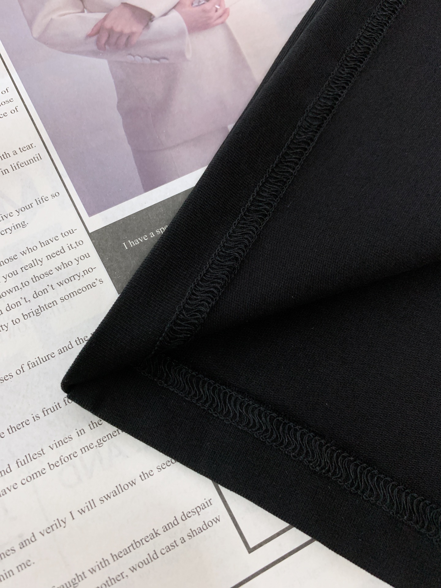 Fendi芬迪2024SS春夏新品火龙短袖完美的符合最新系列风格的时尚理念体验最新风情！！纯棉质打造内里