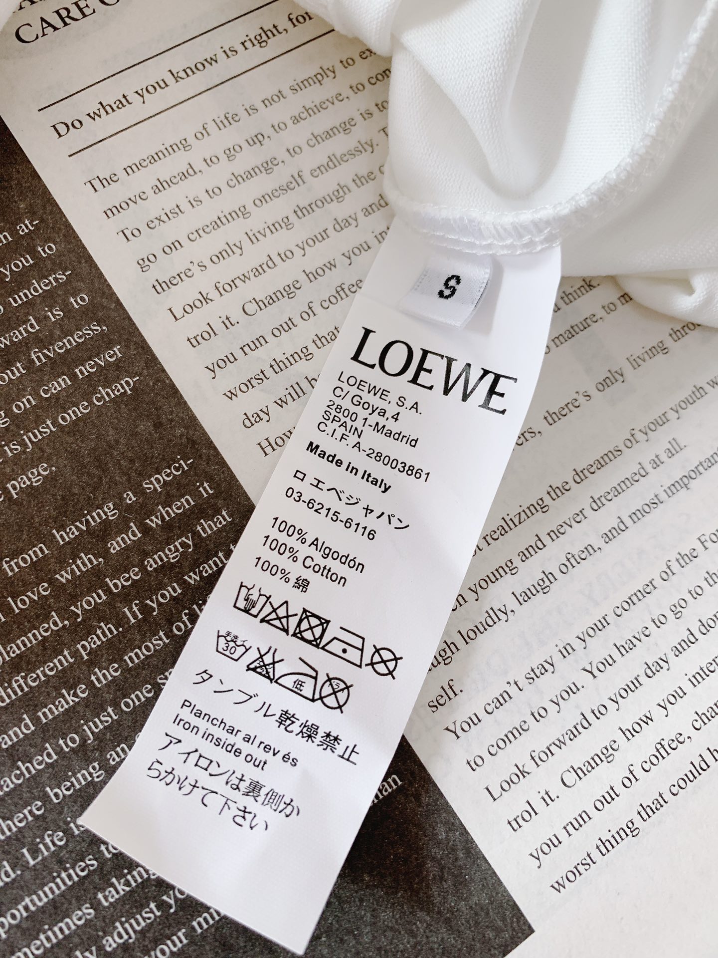 Loewe罗意威2024SS春夏新品时尚休闲短TEE进口优质高支纯棉面料打造舒适透气质地超赞胸前田岛机重