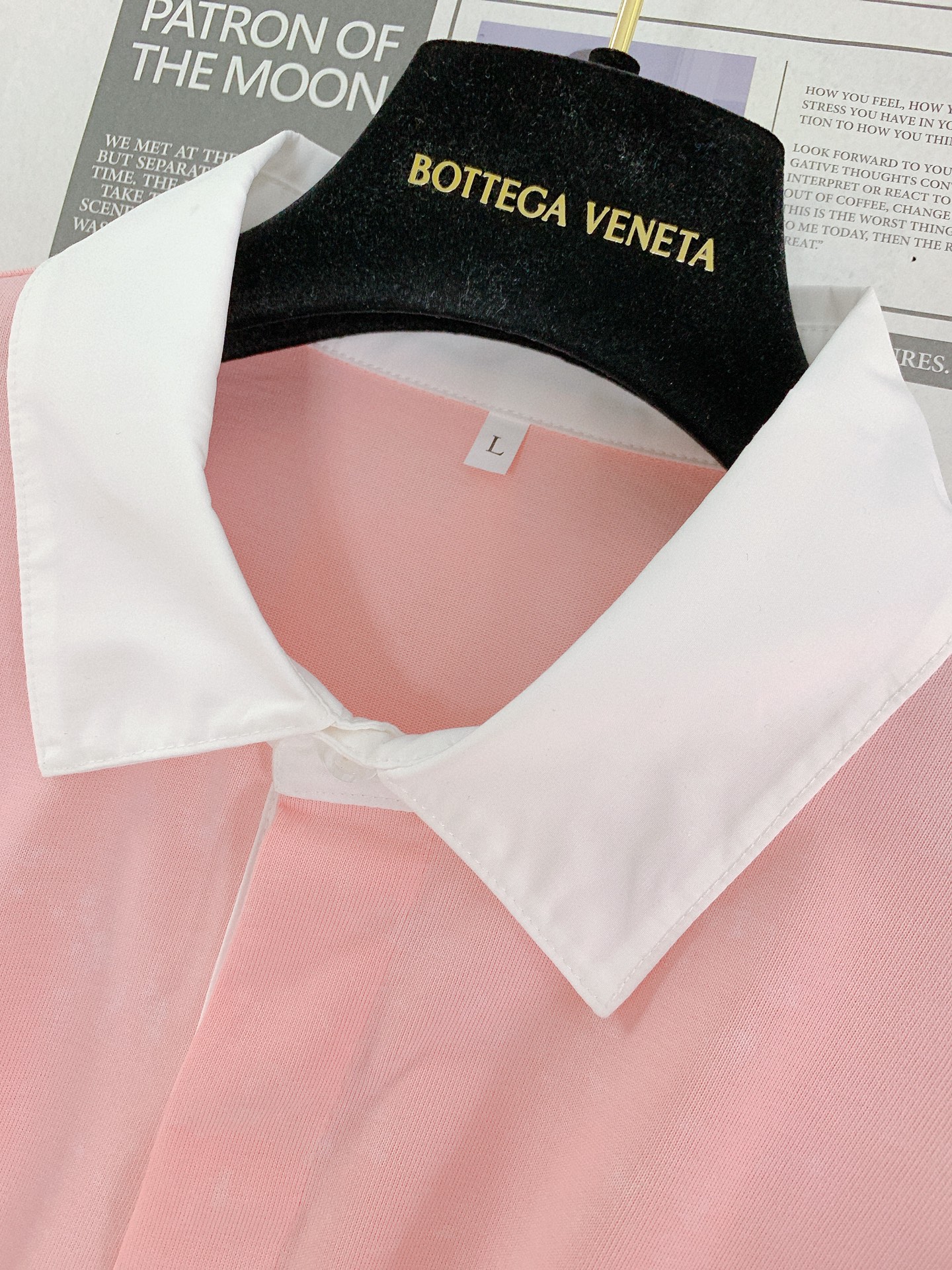 BottegaVeneta葆蝶家2024SS春夏新品撞色翻领Polo衫经典耐看显高级感简约大气的设计上身