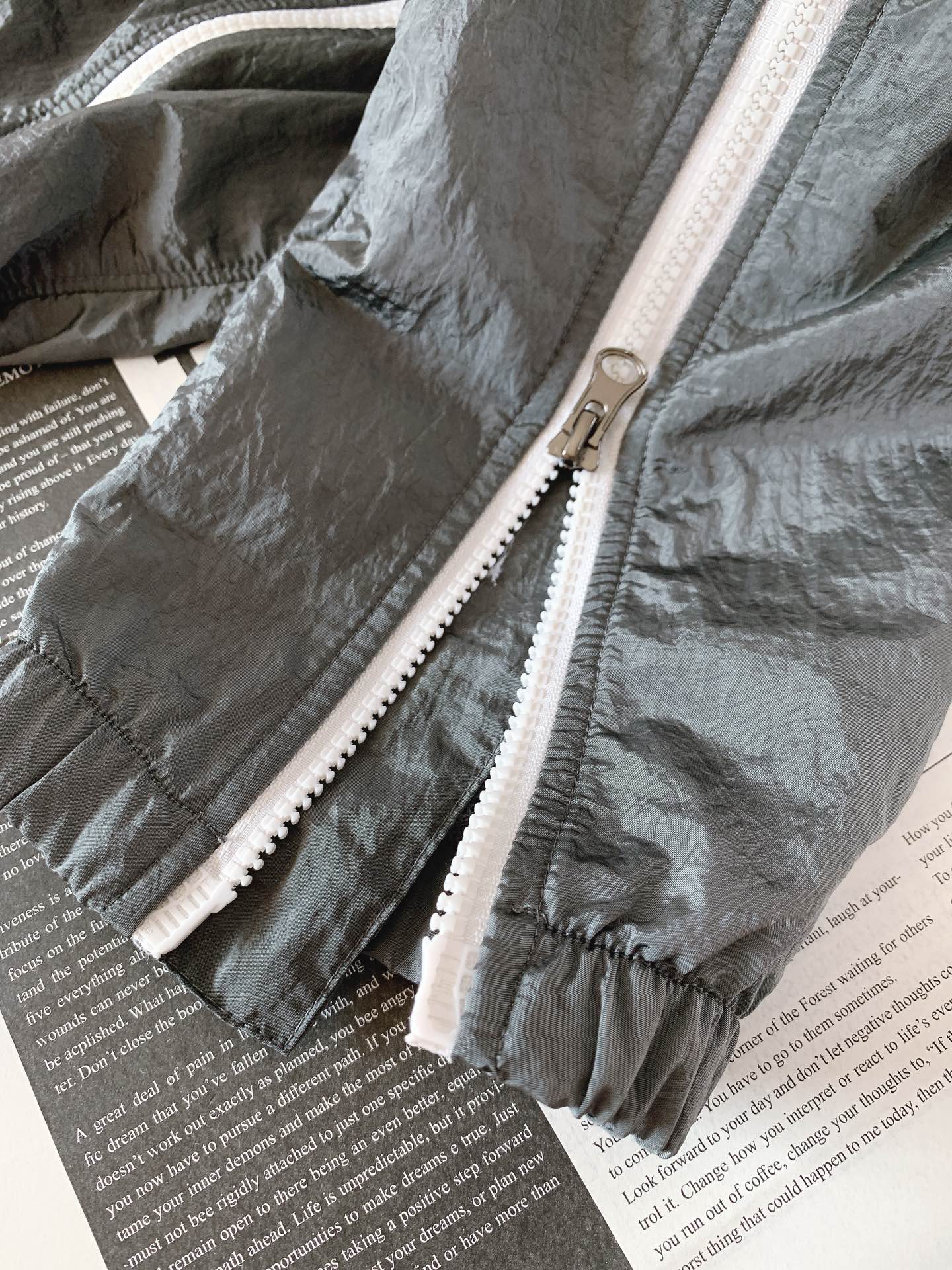 
Stone Island 石头岛 极品未见，即可到来！！！顶品质日本订单….春夏新款 “石头岛抽绳长裤