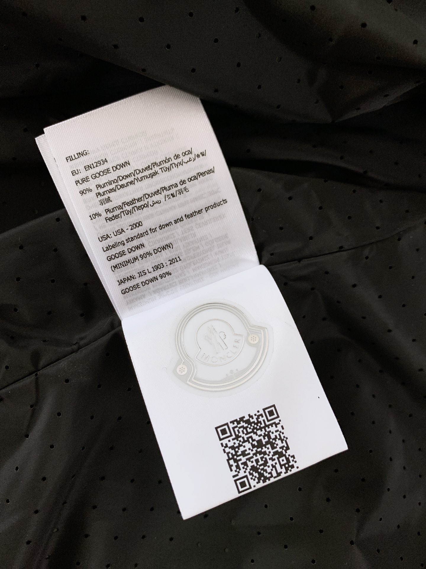 
Moncler 蒙口 倪大红、王一博同款。出口原版版本！！品质绝对的保证….全网有很多人来fk…但是都