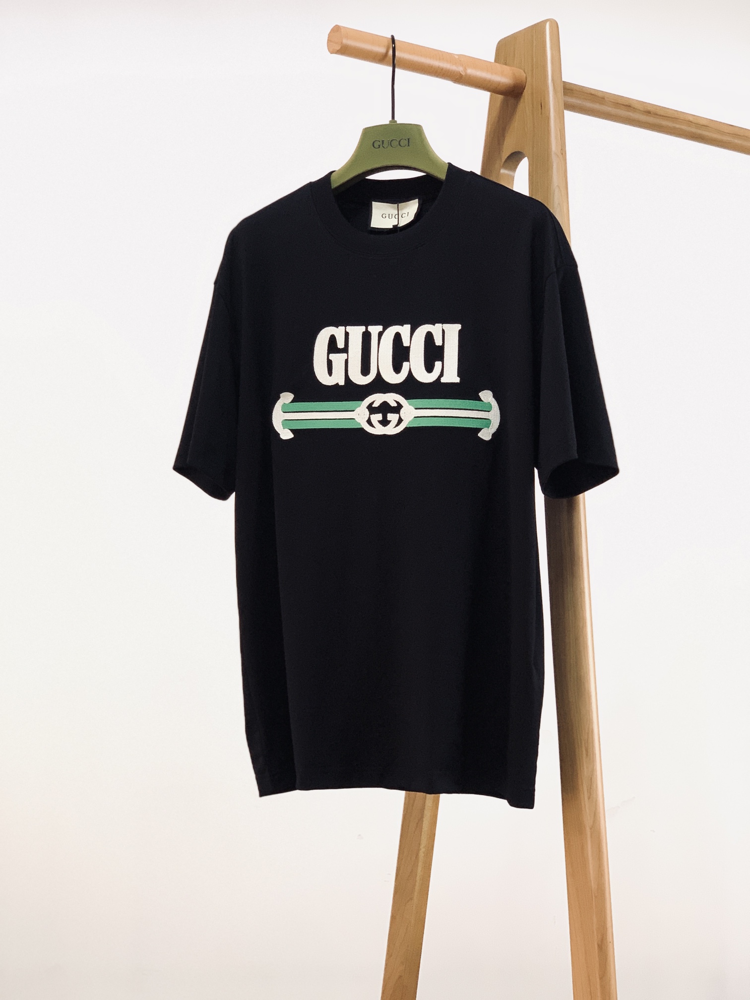7 Star Collection
 Gucci Clothing T-Shirt Embroidery Unisex Spring/Summer Collection Short Sleeve
