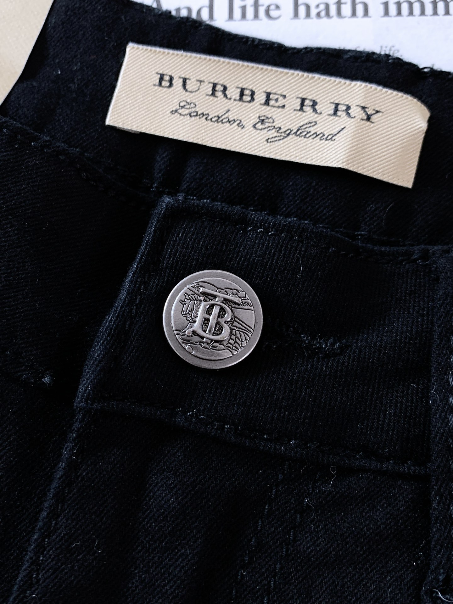 Burberry巴宝莉2024SS春夏新品休闲牛仔短裤进口水洗弹力面料上身舒适透气有弹力客供五金辅料装饰