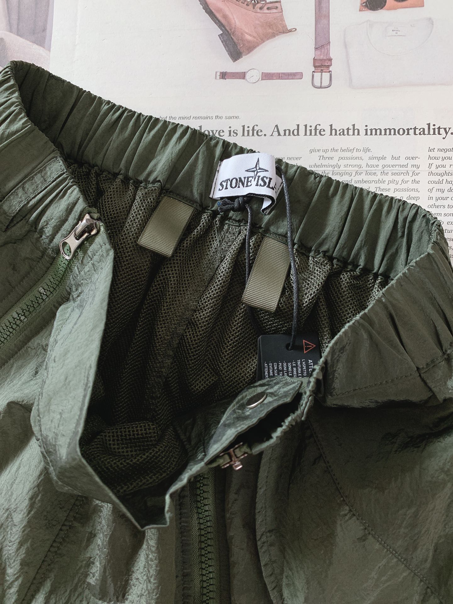 
Stone Island 石头岛 极品未见，即可到来！！！顶品质日本订单….春夏新款 “石头岛抽绳长裤