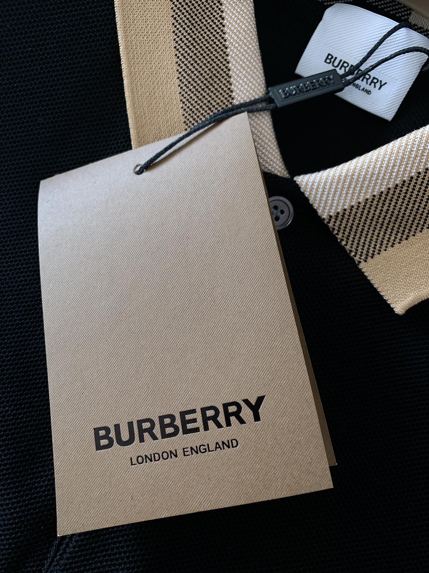 Burberry巴宝莉2024SS春夏新品撞色格纹翻领T恤甄选优质丝光珠地网眼透气面料订织经典大格纹衣领