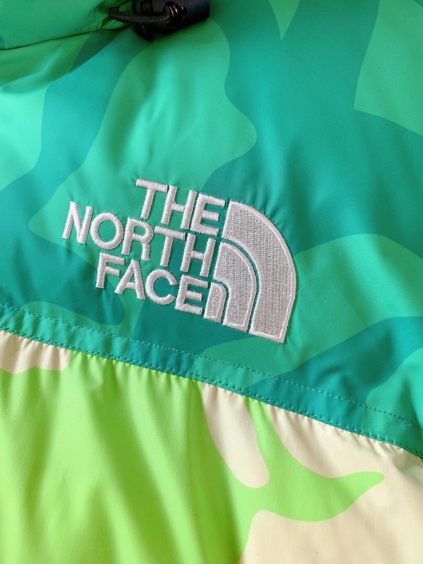 TheNorthFace北面️KAWS考斯XX联名款美版可收纳连帽羽绒服700蓬男女同款原版购入样衣复刻