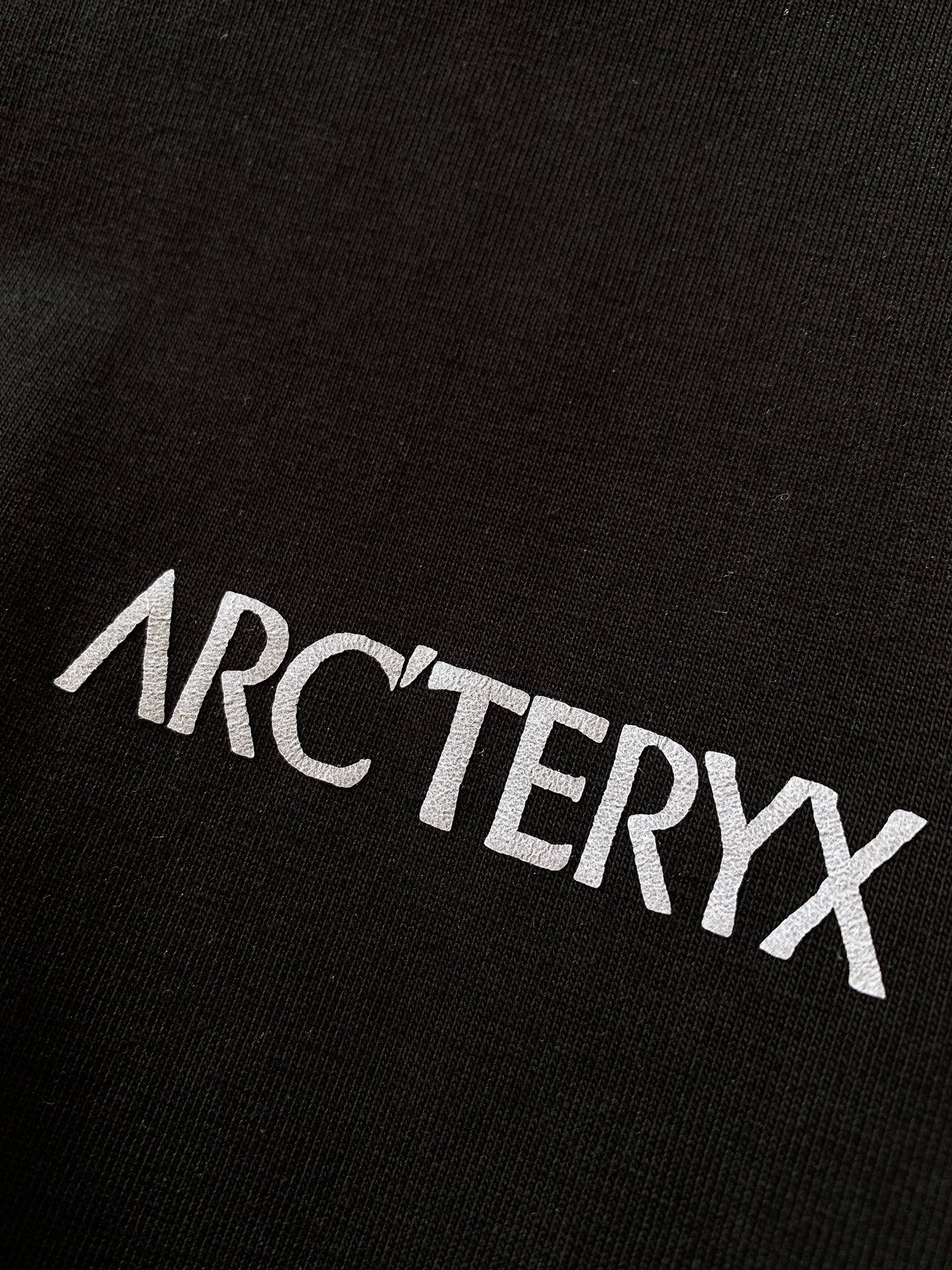 ARCTERYX始祖鸟2024FW早秋新品小众设计师行走的艺术品帅气清爽的设计让人第一眼就陷入你的魅力满