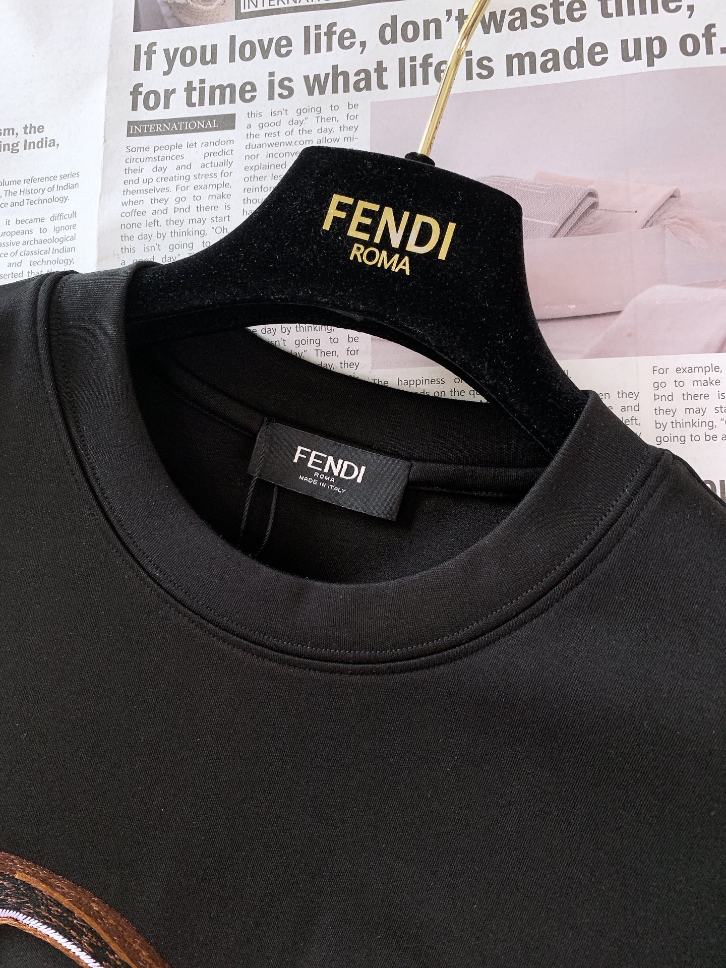 Fendi芬迪2024FW早秋新品加厚半袖打底T恤立体感logo微廓形半袖打底T恤专柜定制加厚匹马棉手感