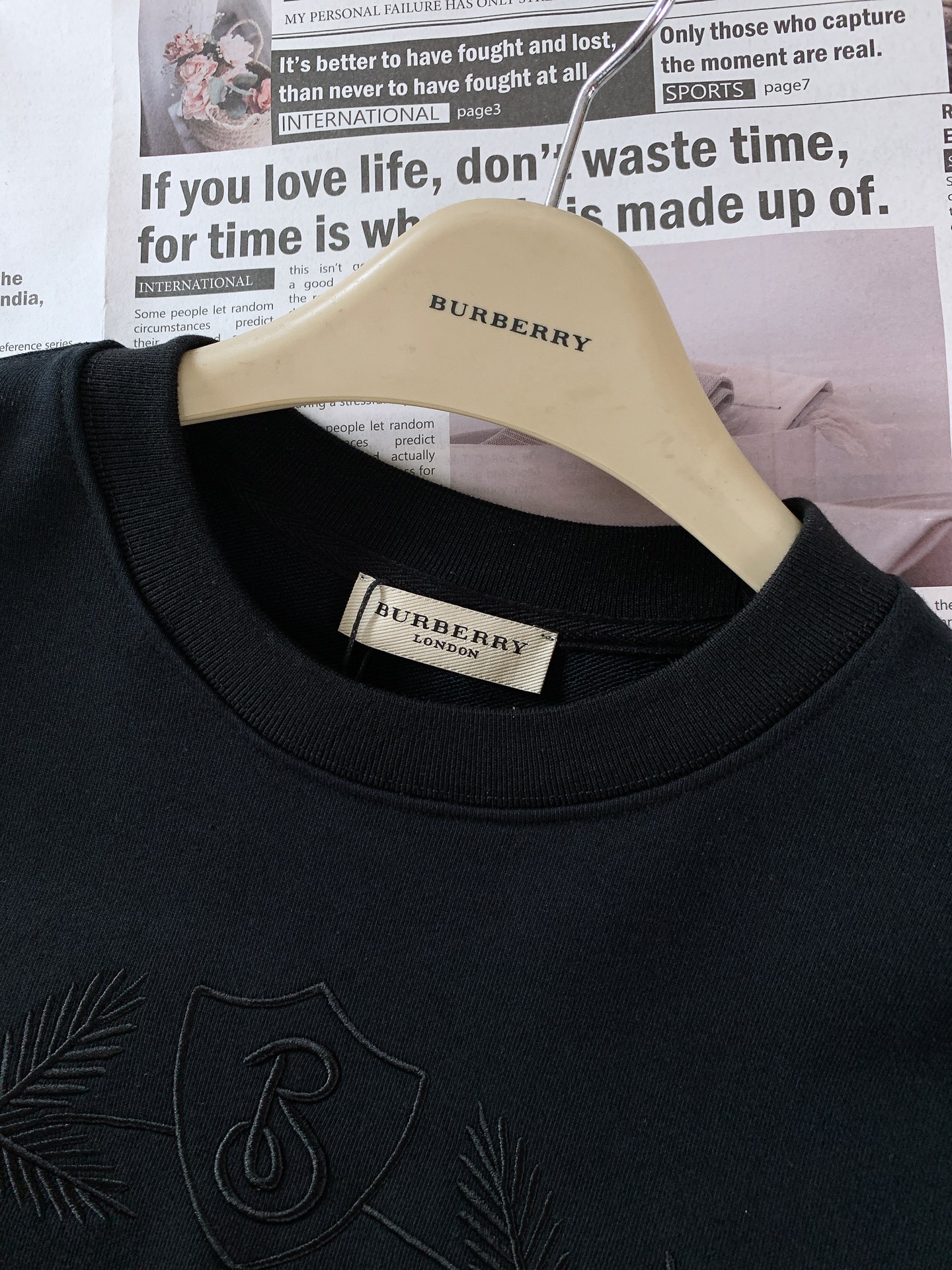 Burberry巴宝莉2024FW秋冬新品休闲套头卫衣定制原版面料打造立体感logo廓形卫衣手感面糯有骨