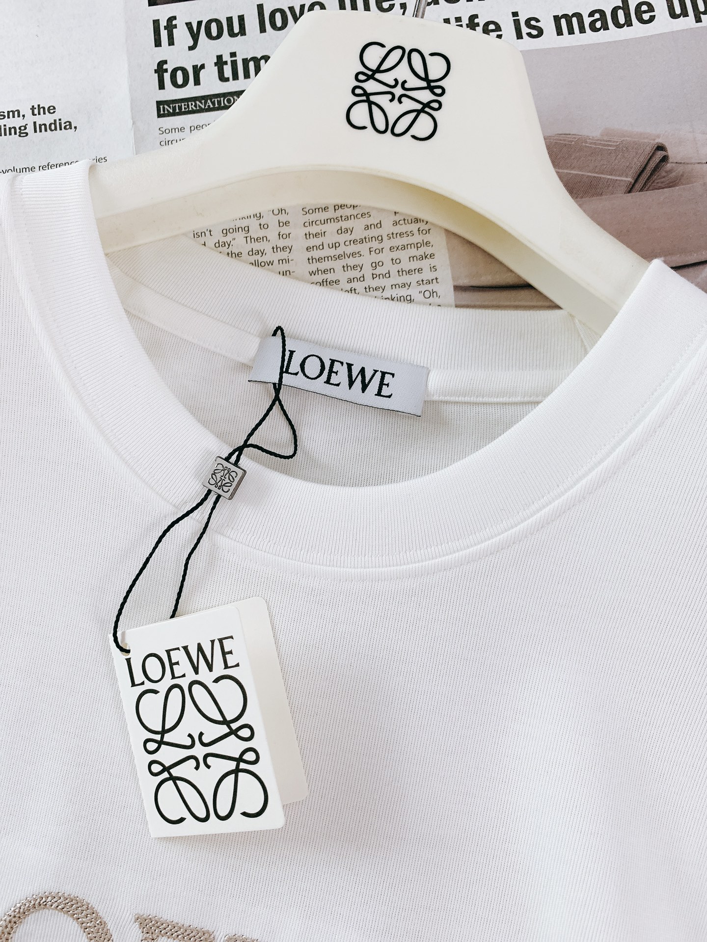 Loewe罗意威2024FW早秋新品圆领打底T恤立体感logo微廓形半袖打底T恤定制雪柔棉打造手感面糯有