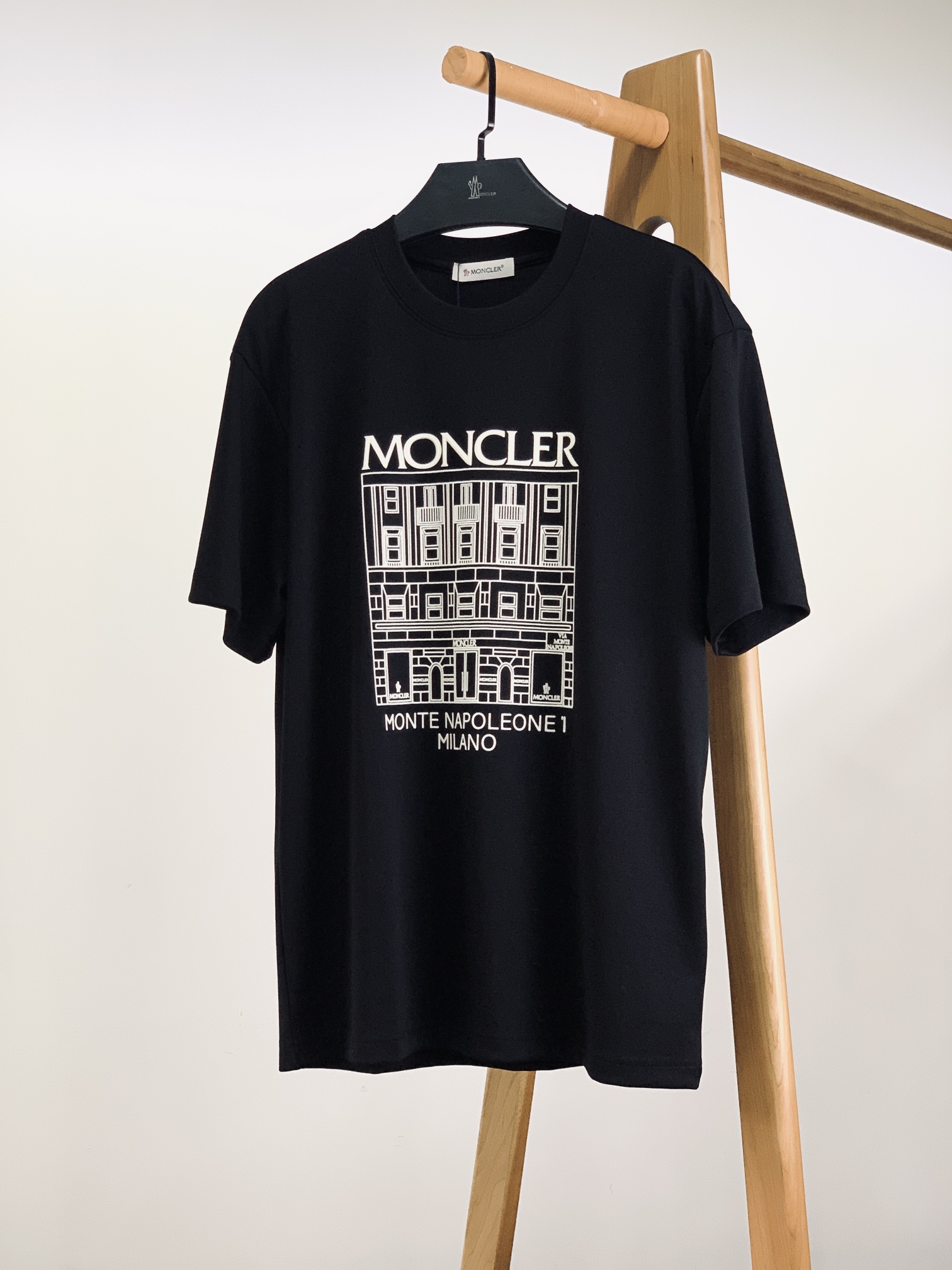 Moncler蒙口2024FW早秋新品休闲圆领打底T恤立体感logo微廓形半袖打底T恤甄选高支液氨莫棉手