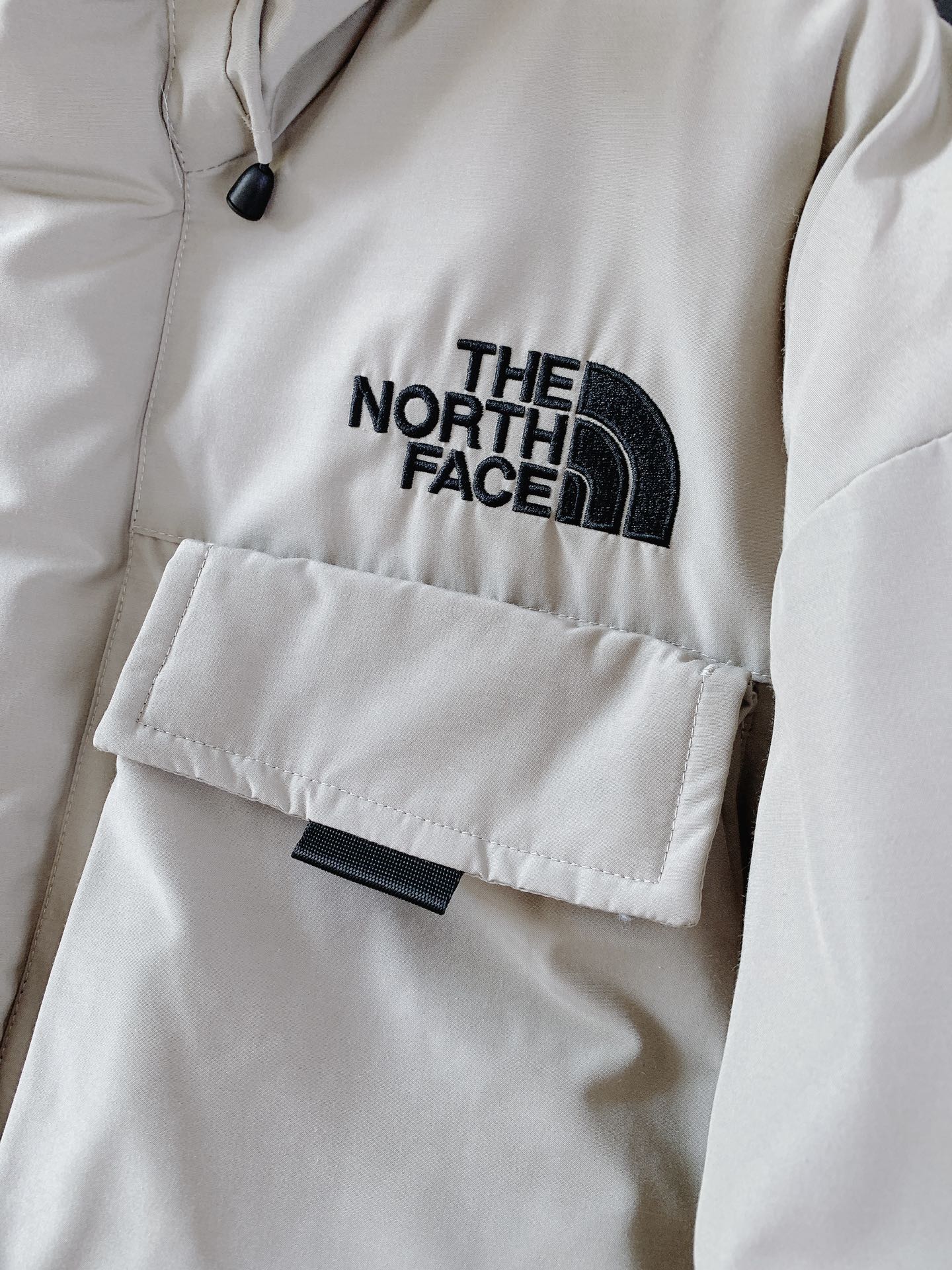 TheNorthFace北面极地户外工装连帽羽绒服巅峰之作！户外登山系列爆炸厚实可以抵御零下几十度的严寒