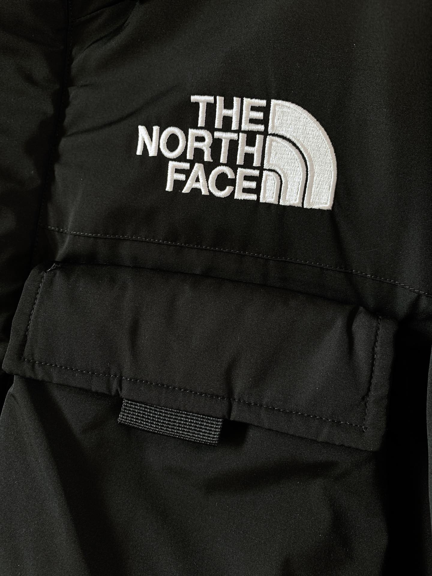 TheNorthFace北面极地户外工装连帽羽绒服巅峰之作！户外登山系列爆炸厚实可以抵御零下几十度的严寒