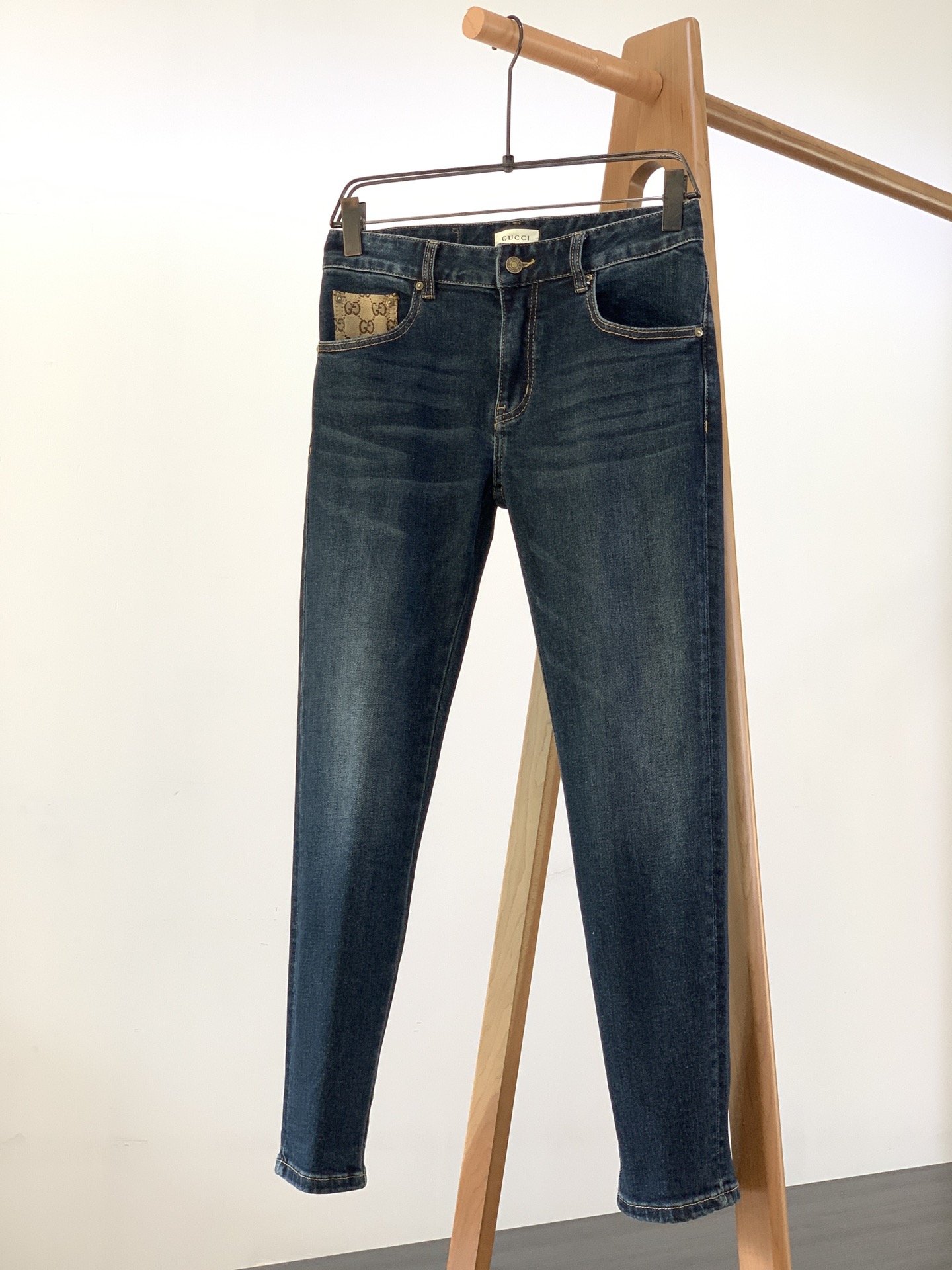 NO:122090,Gucci Fashionable casual jeans, imported wash elastic fabric, comfortable, breathable and elastic upper body, customer-supplied hardware and auxiliary materials decoration, extremely high grade, super positive style, full-quality order model, full-style handsome upper body ………………………………………………………………………………………………………………………………………………………………………………………………………………………………………………………………………………………………………………………………………………………………………………………………………………………………………………………………………………………………………………………………………………………………………………………………………………………………………………………………………………………………………………………………………………………………………………………………………………………………………………………………………………………………………………………………………………………………………………………………………………………………………………………………………………………………………………………………………………………………………………………………………………………………………………………19860909Gucci 古驰 时尚休闲牛仔裤,进口水洗弹力面料,上身舒适透气有弹力,客供五金辅料装饰,档次极高,版型超正,全品相订单款,上身帅气十足 …………………………………………………… Size28-38,,gucci,gucci,jeans,alexander wang,Men's clothing