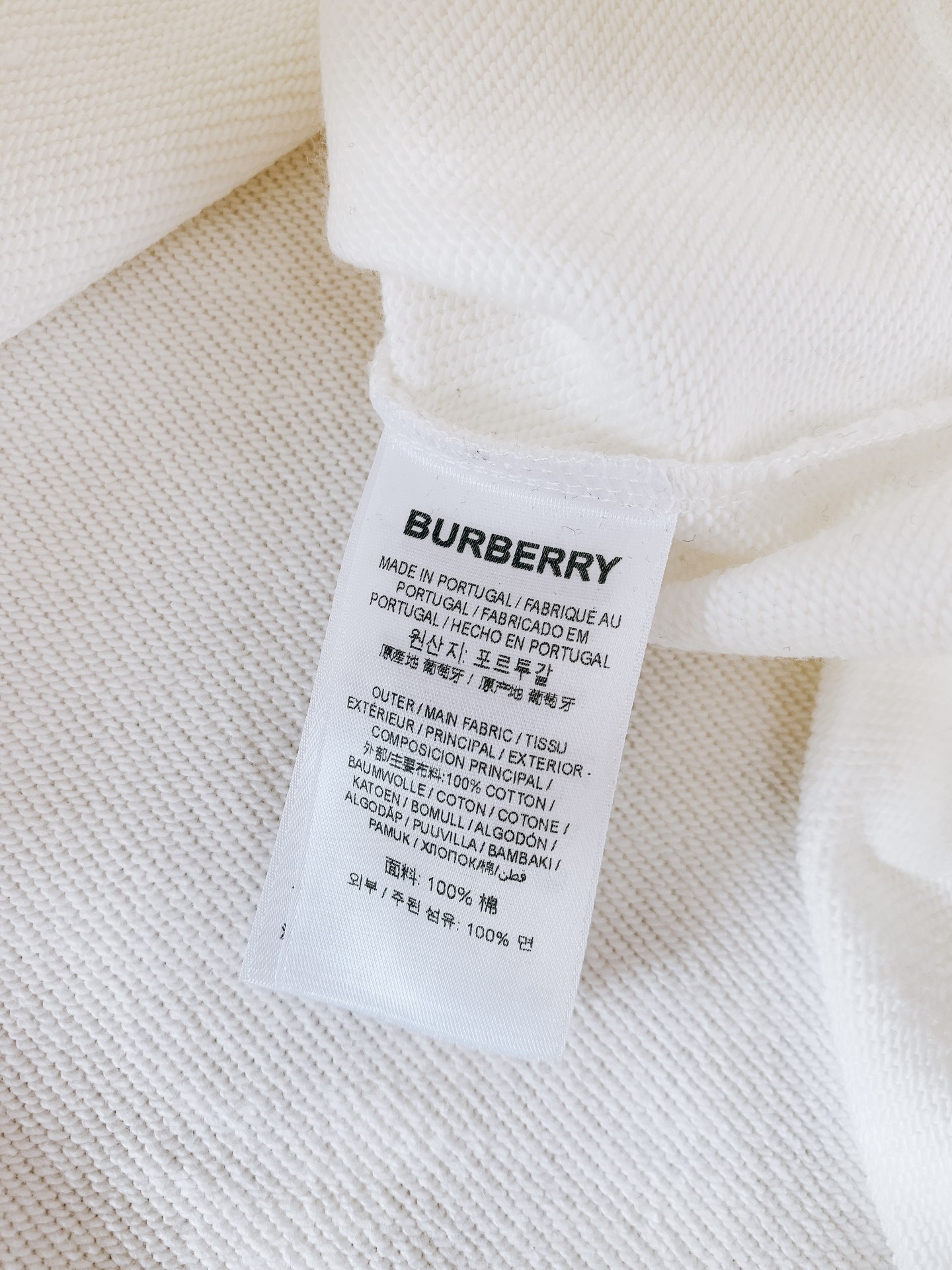 Burberry巴宝莉2024FW秋冬新品战马刺绣套头卫衣简约的设计越简单越考验设计师的水平看细节肩部的