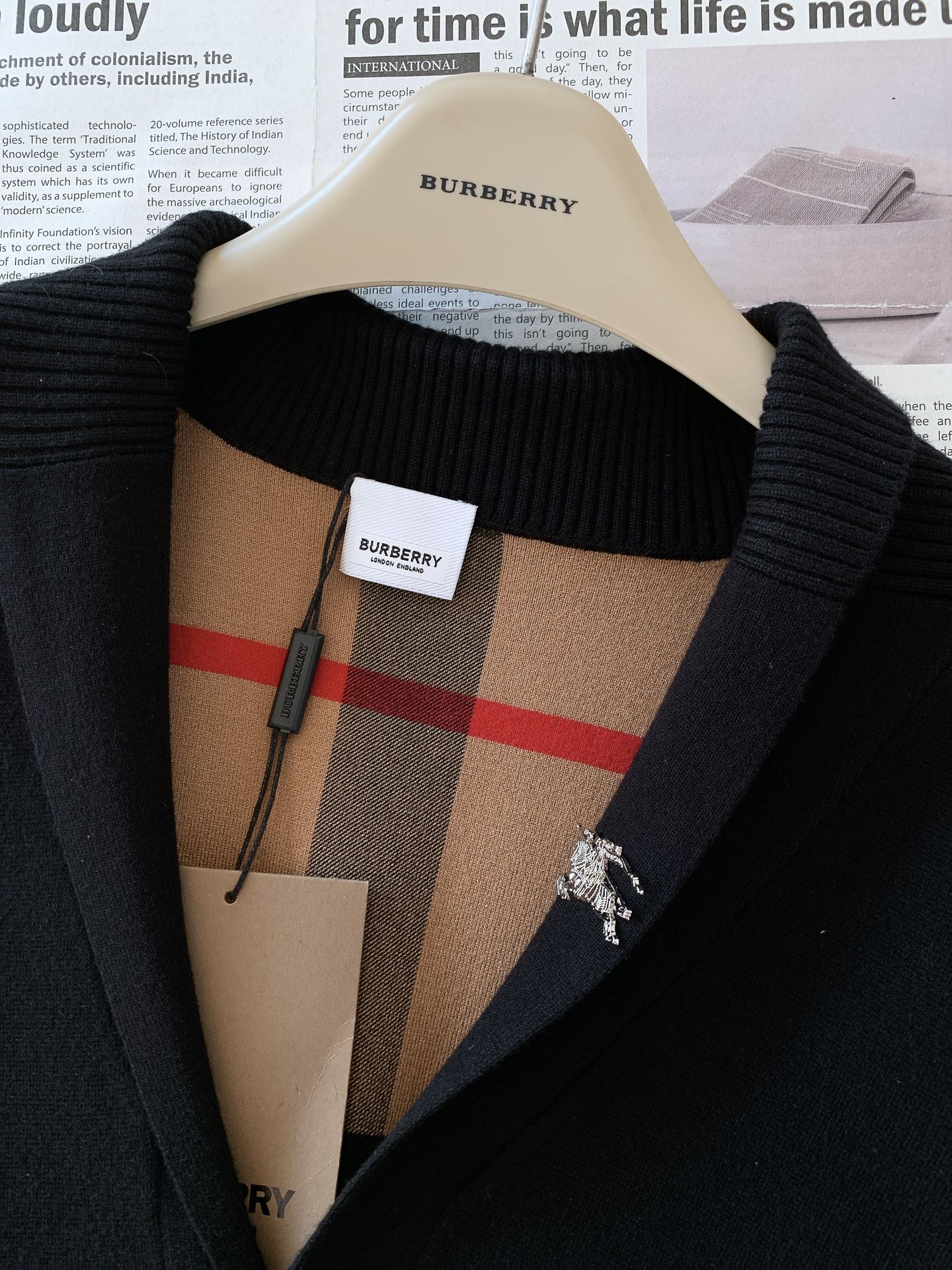 Burberry巴宝莉2024FW秋冬新品男款双元宝针翻领拉链针织开衫精致工艺高级质感经典单品这些都是意