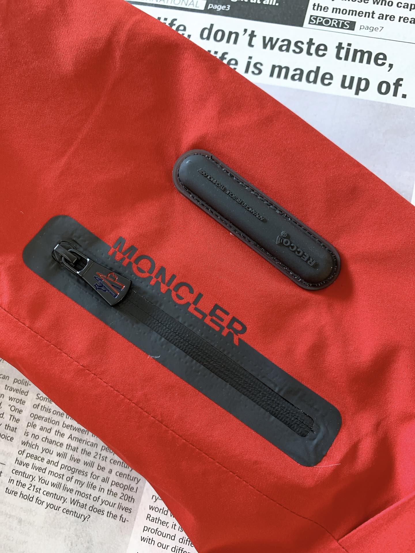 Moncler蒙口2024FW秋冬新品Grenble压胶滑雪羽绒服彰显造型气质的不朽传奇.极致款的休闲户