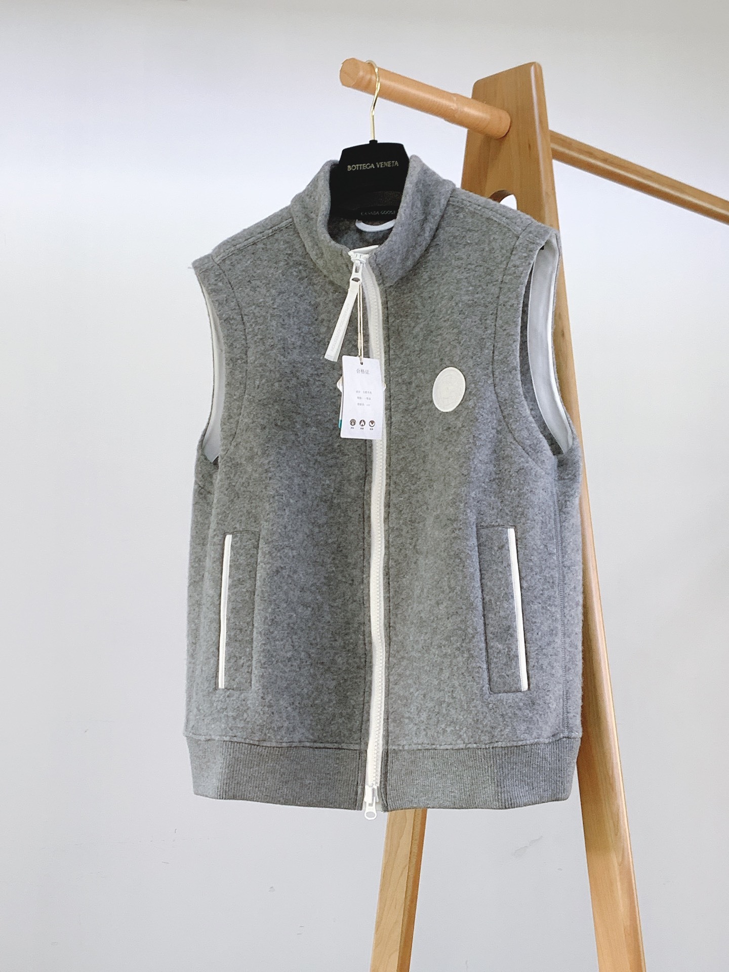 Canada Goose 加拿大鹅 男款强缩针织毛圈羊毛混纺莱赛尔纤维内里拉毛抓绒小立领马甲
关于款