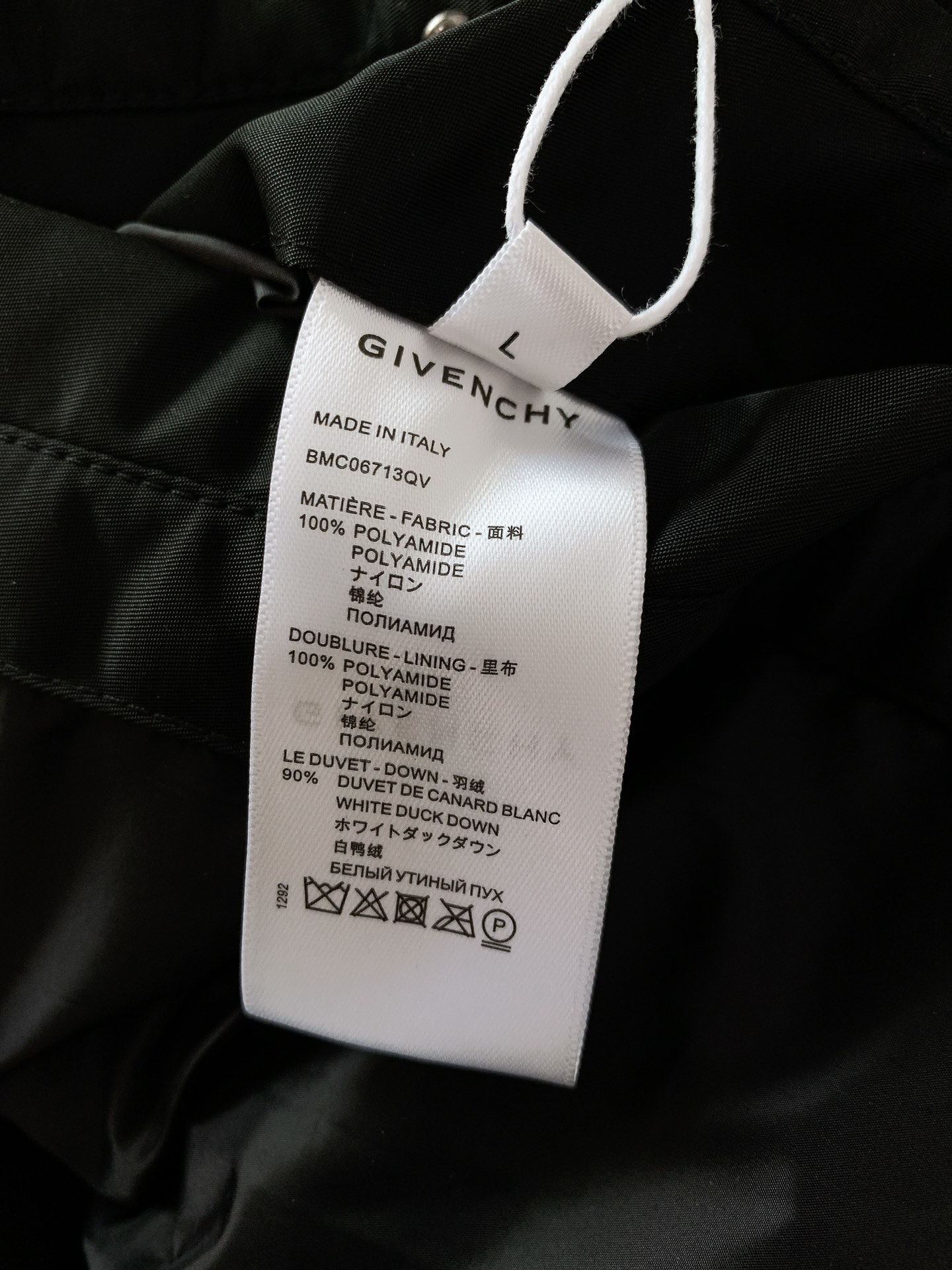 Givenchy纪梵希2024FW秋冬新品原版24560RMB购入复刻！秒杀市场货！4G卡扣羽绒服系列！