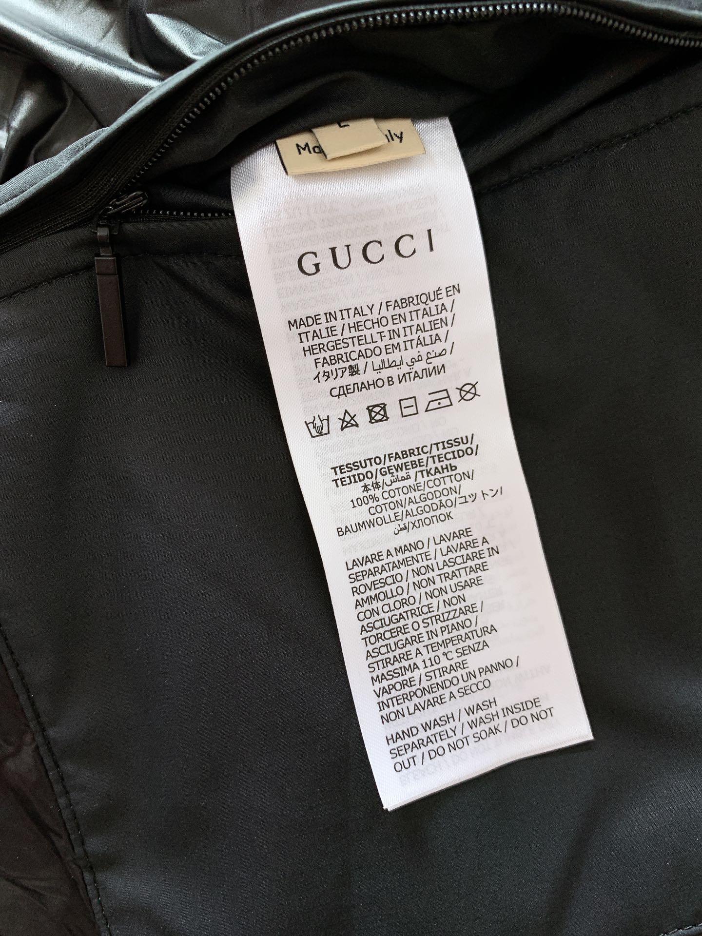 Gucci古驰2024FW秋冬新品GG拼接连帽羽绒服激光切割尼龙拼接工艺客供五金装饰辅料采用环保聚酯纤维