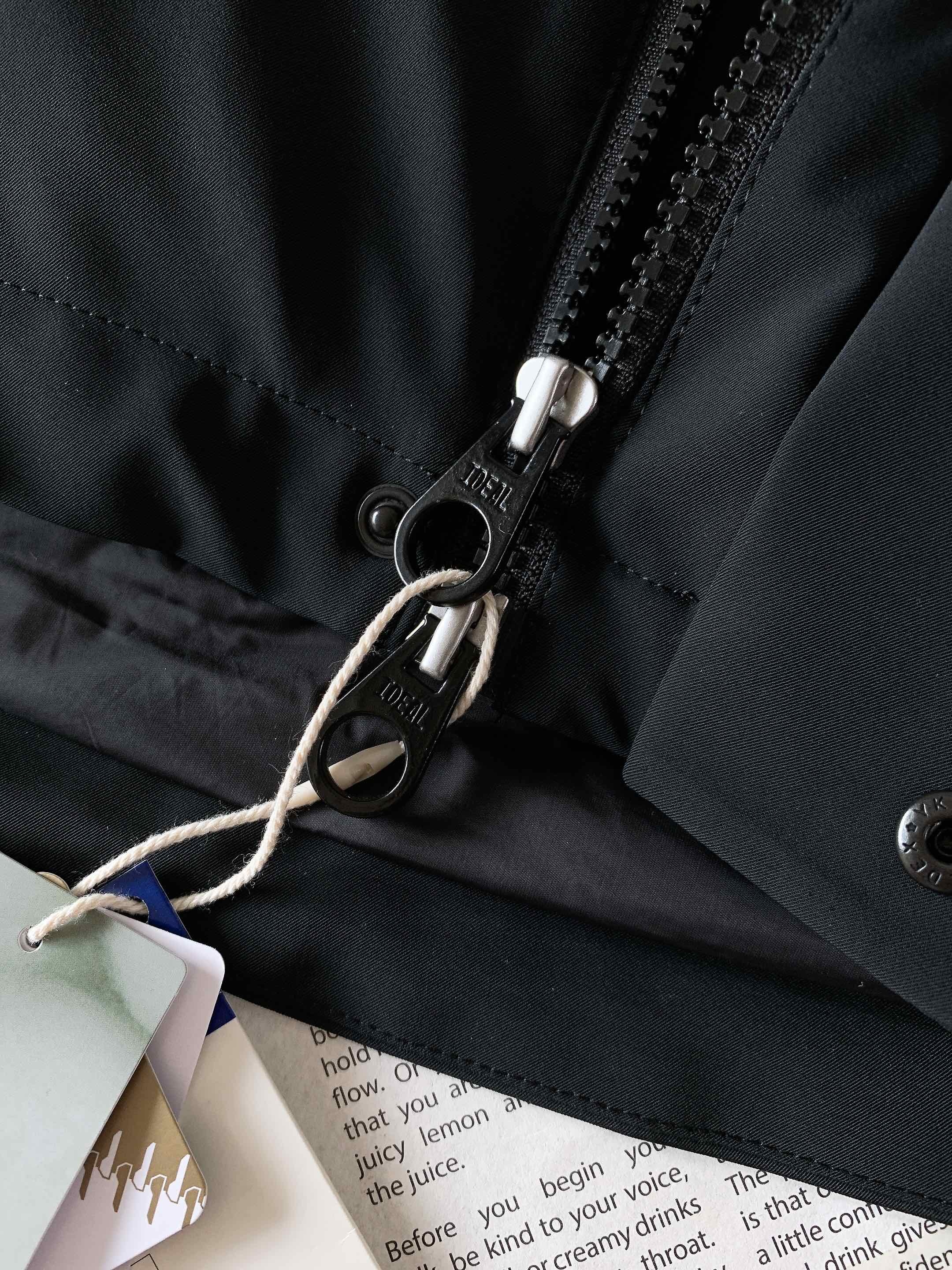 LoroPiana L.P 男款科技三防面料压胶工艺立裁解构连帽滑雪三合一外套关于款式及设计:lP🆕出品