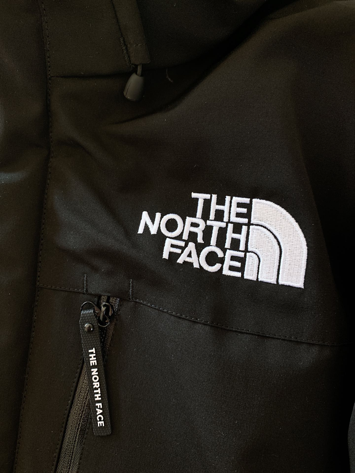 TheNorthFace北面超级厚高端区分市面产品户外的登山系列爆炸厚实一般是在户外极寒天气穿着基本上可