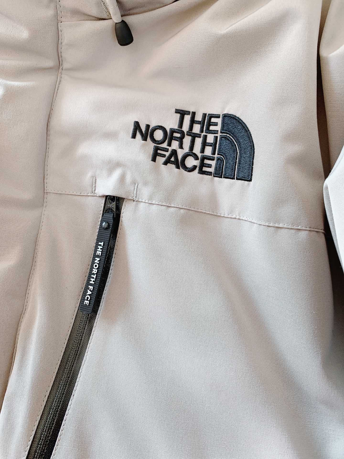 TheNorthFace北面超级厚高端区分市面产品户外的登山系列爆炸厚实一般是在户外极寒天气穿着基本上可