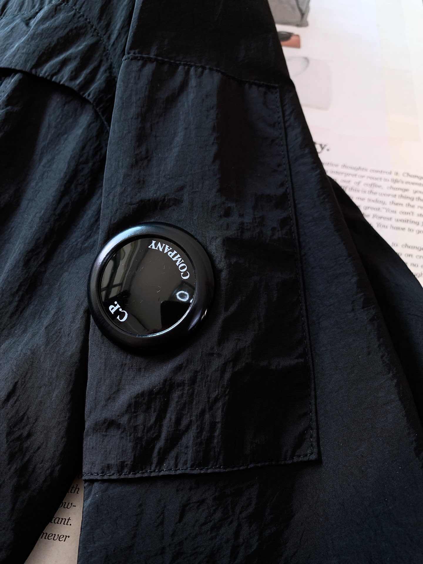 
C.P.ComPany 意大利顶级机能品牌，以精巧的细节和科技功能性见长。CP最拿手的改良创新，将工装