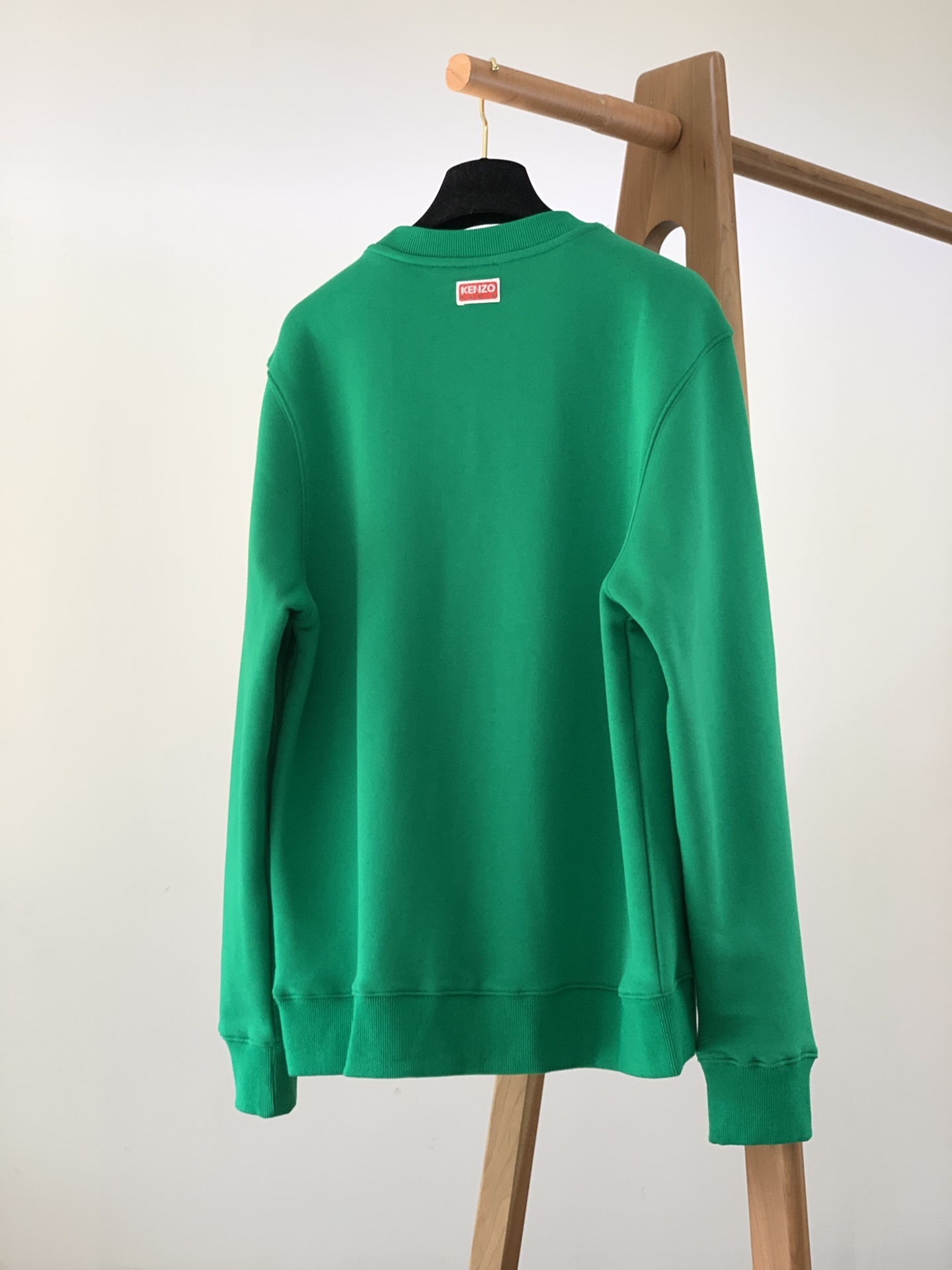Kenzo 高田肾三 VARSITY TIGER系列 全新虎首涂鸦刺绣圆领卫衣。情侣款男女同款。这“V