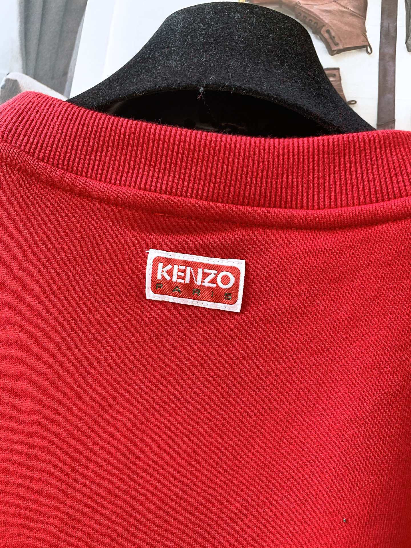 Kenzo 高田肾三 VARSITY TIGER系列 全新虎首涂鸦刺绣圆领卫衣。情侣款男女同款。这“V