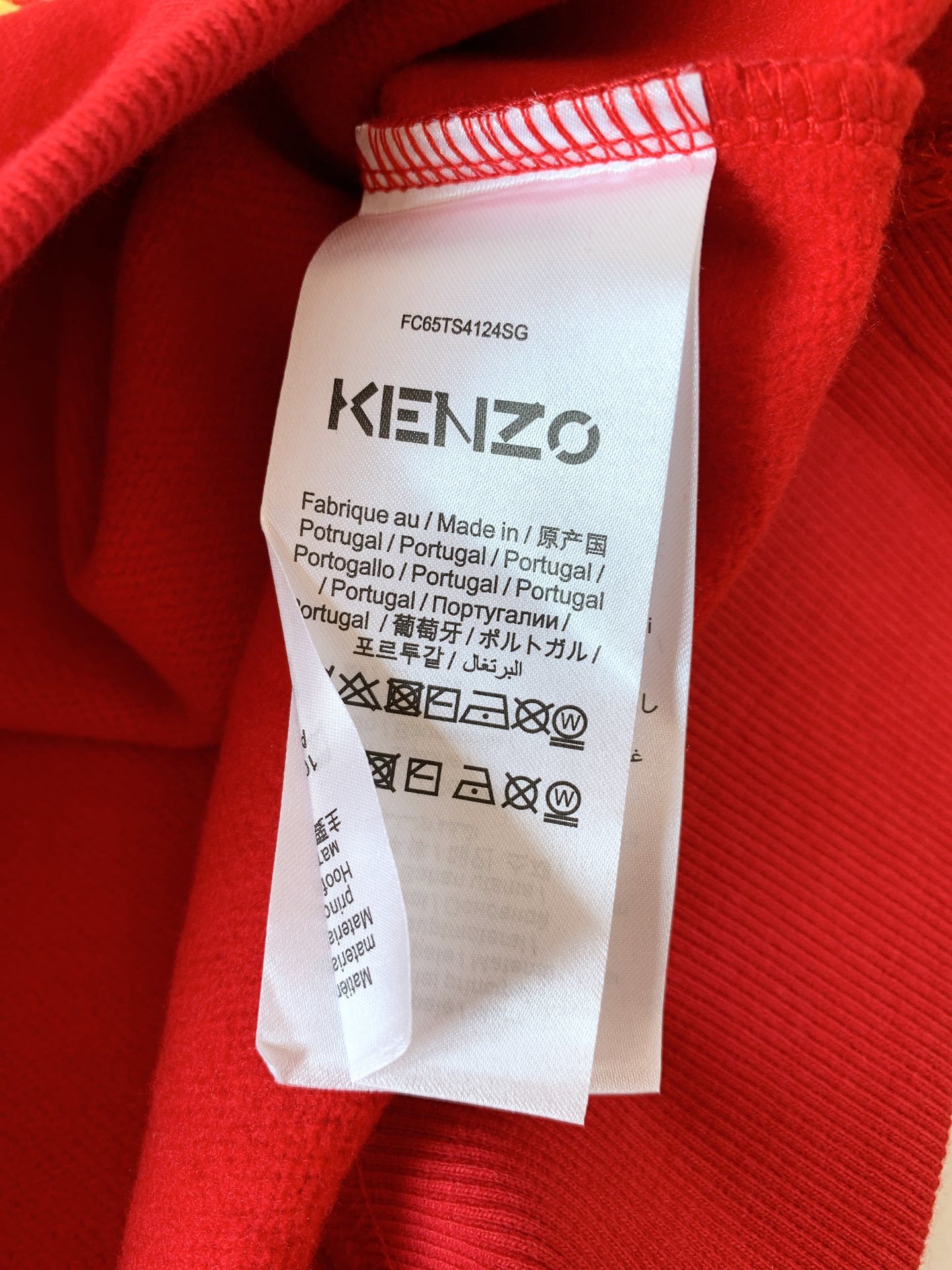 Kenzo 高田肾三 VARSITY TIGER系列 全新虎首涂鸦刺绣圆领卫衣。情侣款男女同款。这“V