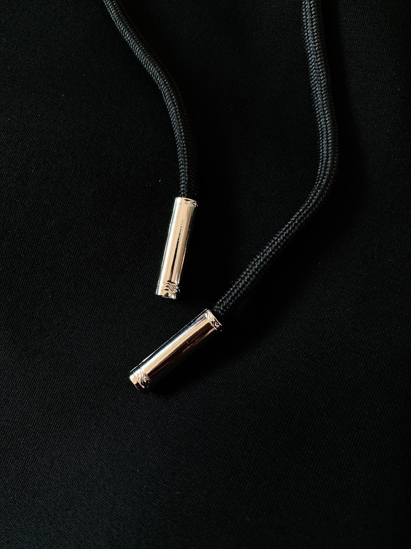 
Dior Homme 迪奥·桀傲 2025SS早春新品 
织带运动休闲裤，定制定染纯棉面料打造，舒适透