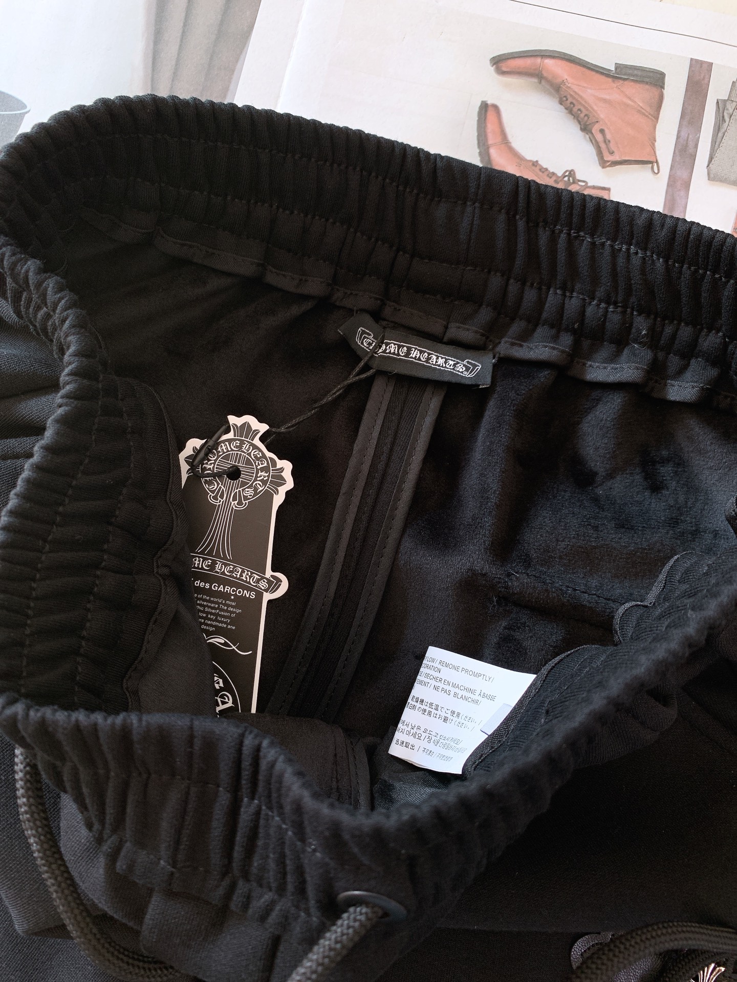 
Chrome Hearts 克罗心 秋冬加绒款时尚高街休闲裤，一款只需要一眼就能爱上的超高颜值设计，全