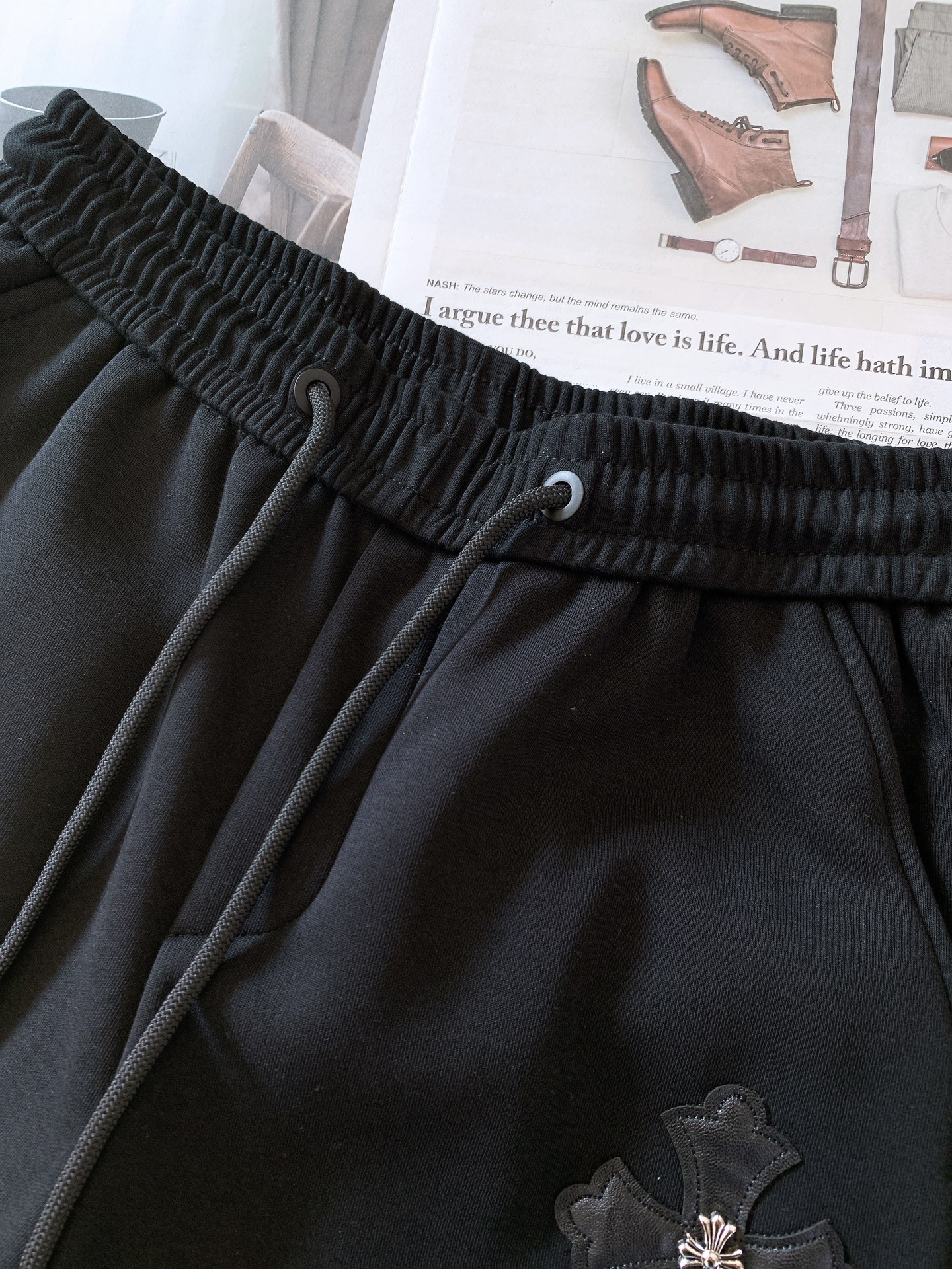 
Chrome Hearts 克罗心 秋冬加绒款时尚高街休闲裤，一款只需要一眼就能爱上的超高颜值设计，全