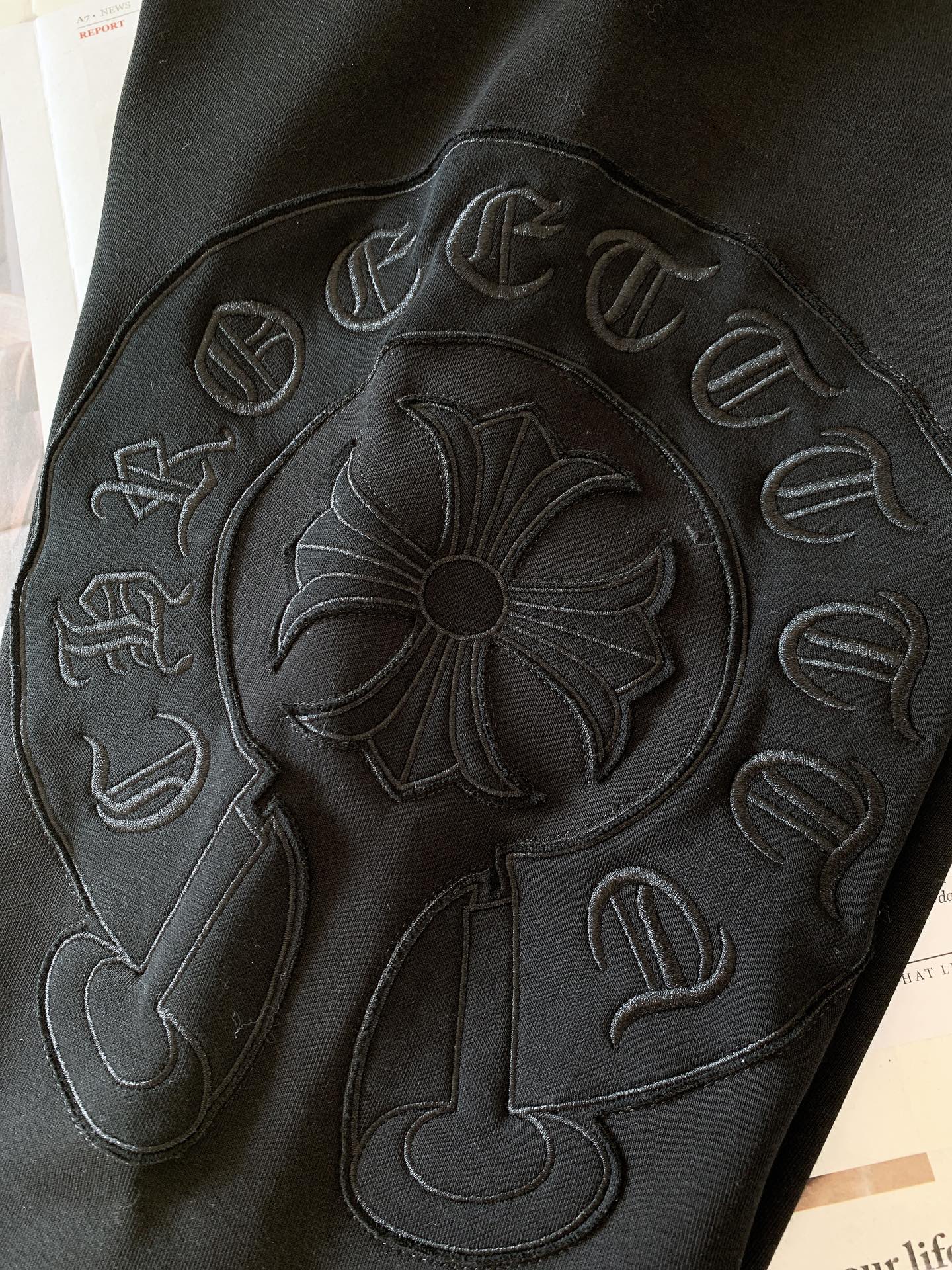 
Chrome Hearts 克罗心 秋冬加绒款时尚高街休闲裤，一款只需要一眼就能爱上的超高颜值设计，全