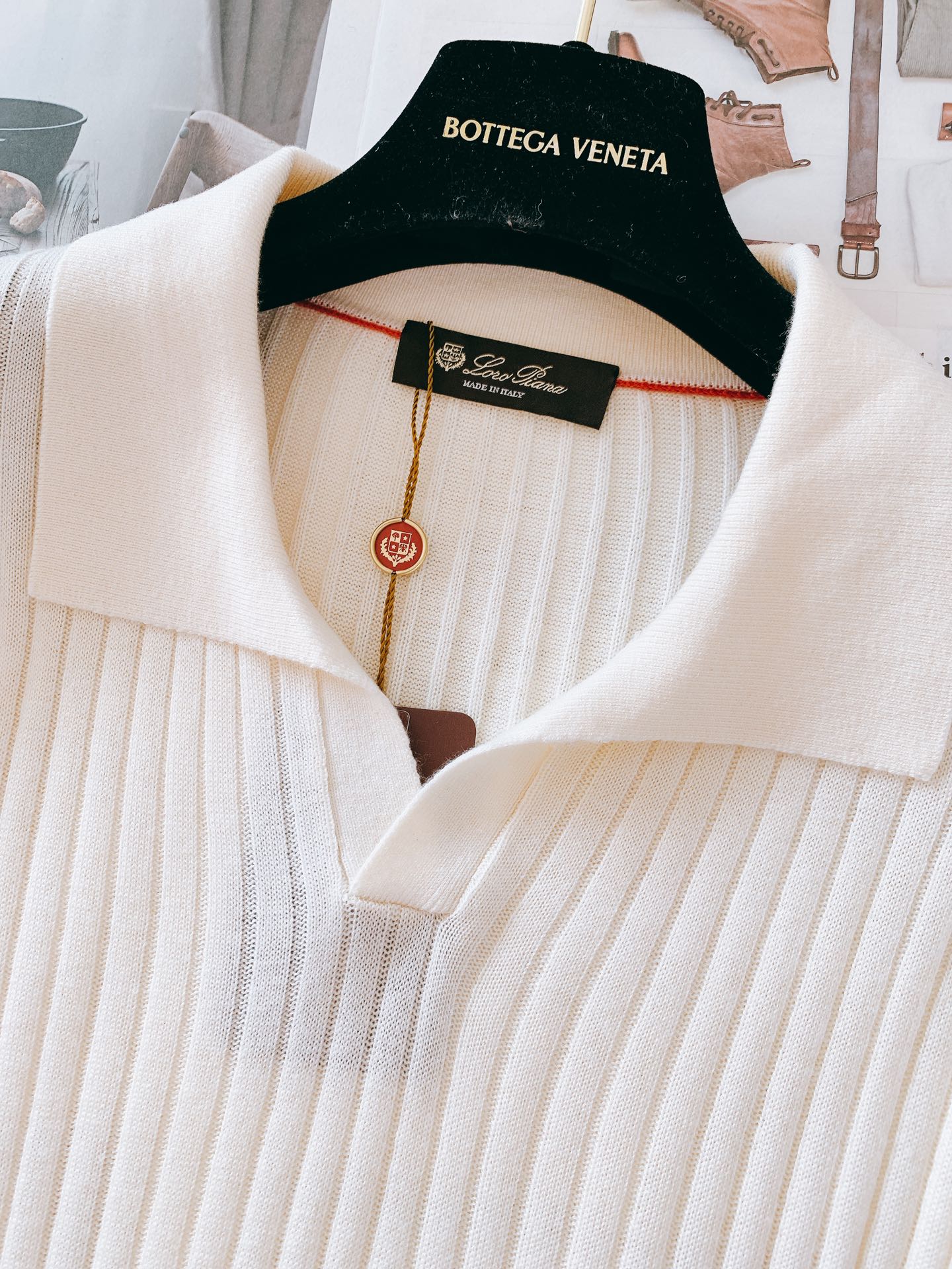 
LoroPiana L.P 
男款成衣圆领羊毛毛衣

关于款式及设计：
精致工艺、高级质感、经典单品，